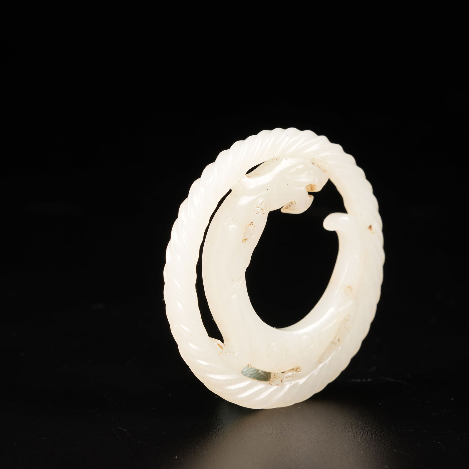 A ANCIENT JADE TWISTED-WIRE PHOENIX RING - 4