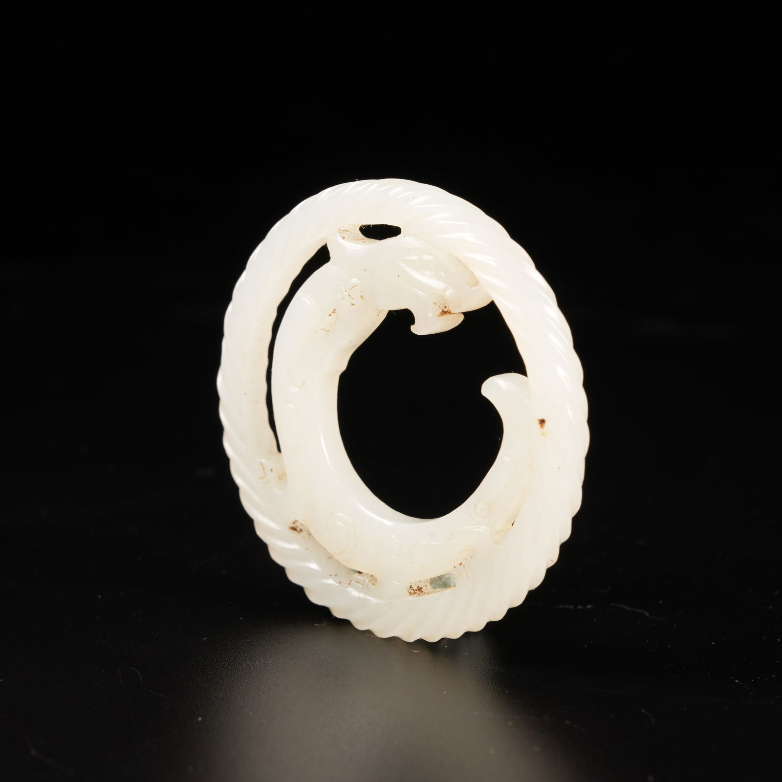 A ANCIENT JADE TWISTED-WIRE PHOENIX RING - 5