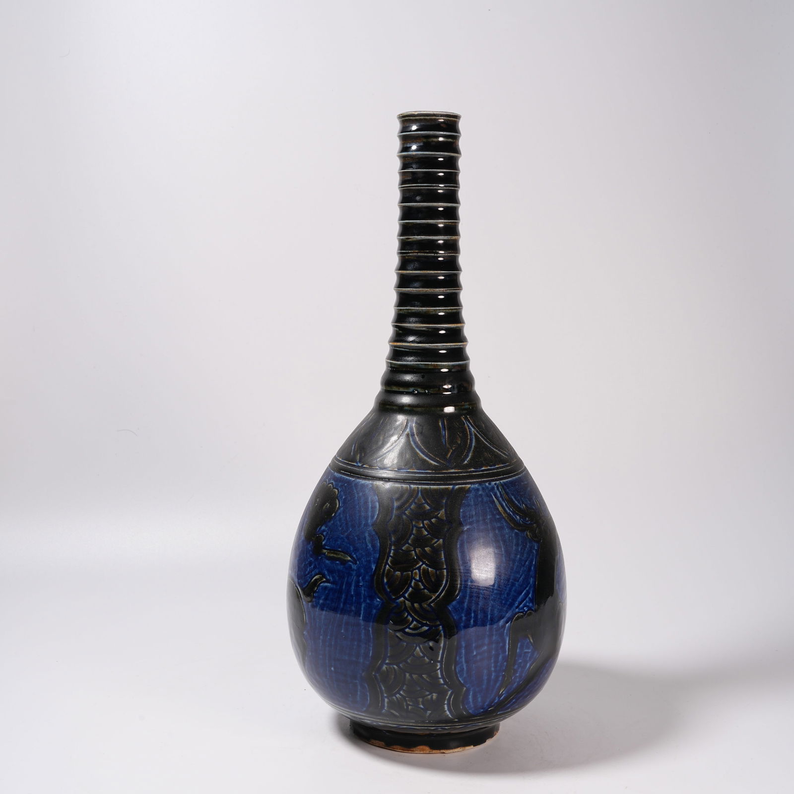 A DING KILN STRING-PATTERN DEER GALLBLADDER-SHAPED VASE - 7