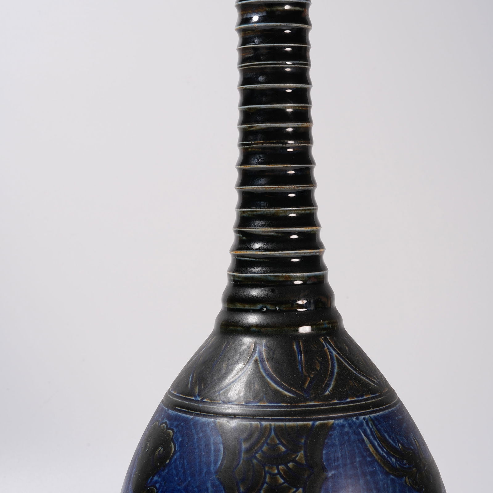 A DING KILN STRING-PATTERN DEER GALLBLADDER-SHAPED VASE - 8