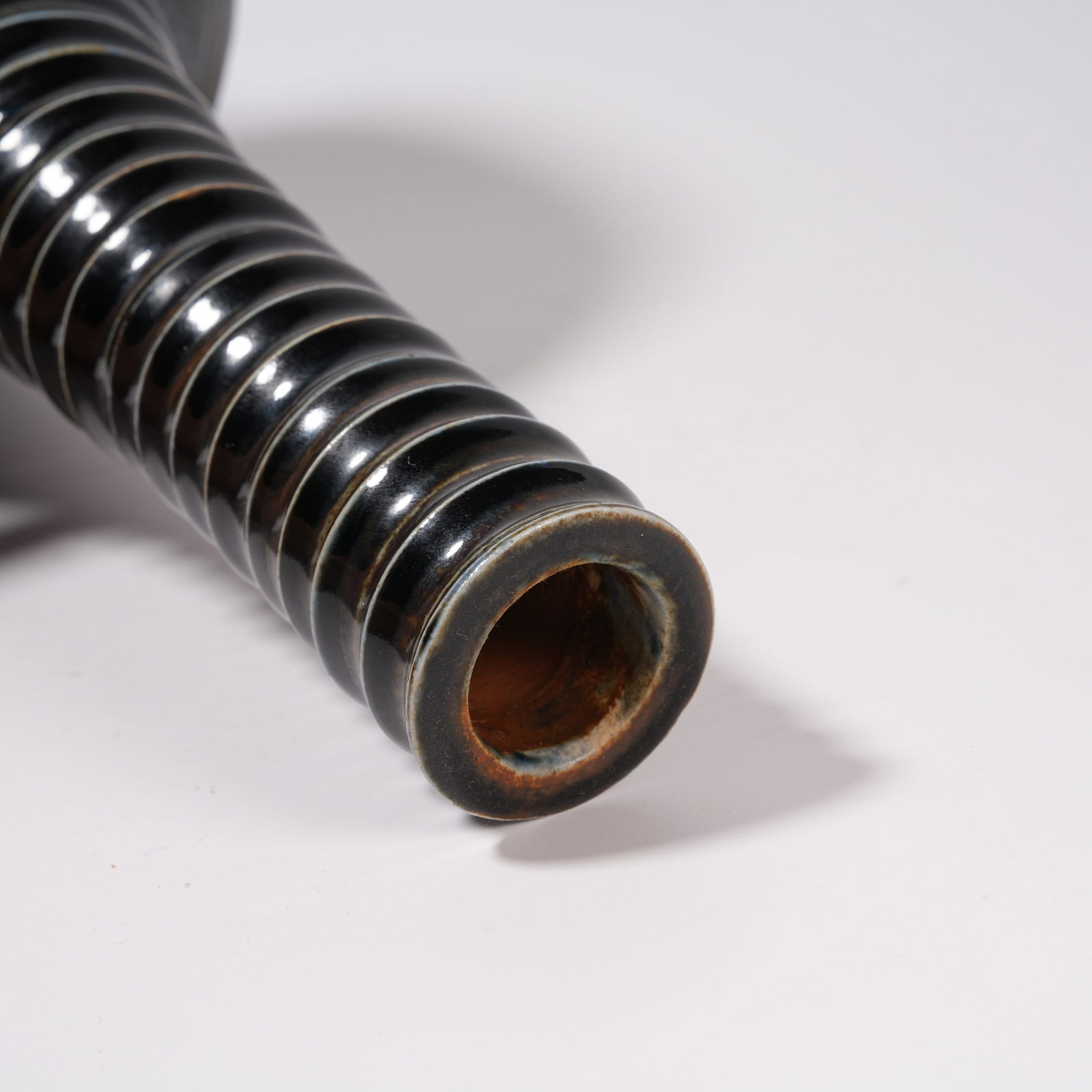 A DING KILN STRING-PATTERN DEER GALLBLADDER-SHAPED VASE - 9