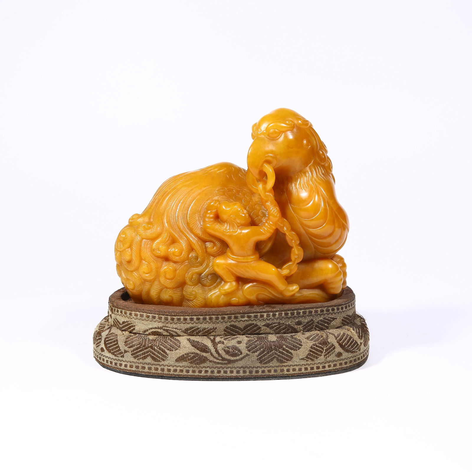 A SHOUSHAN TIANHUANG STONE SEAL WITH PHOENIX BIRD KNOB: Shoushan Tianhuang stone seal with phoenix bird knob