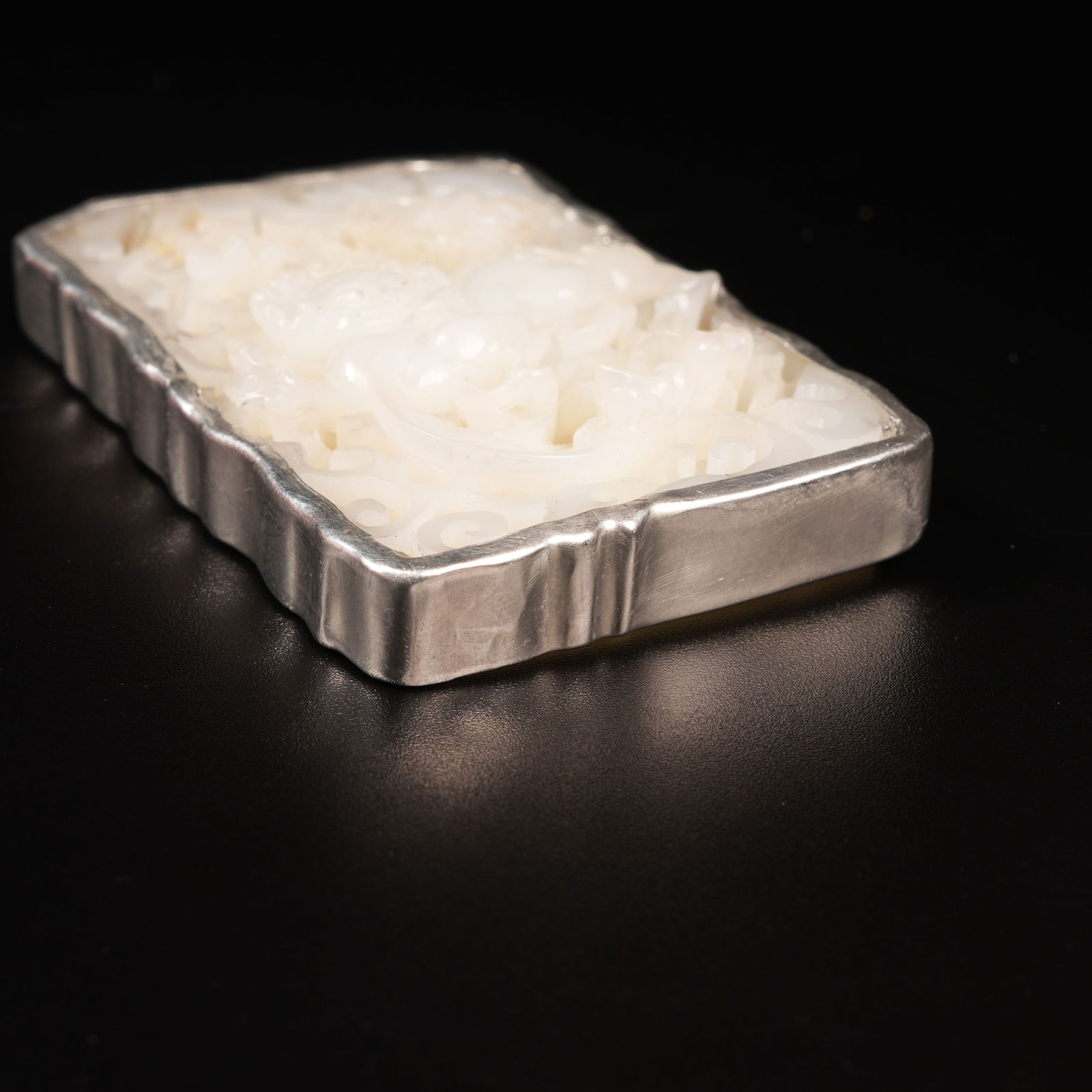 A HETIAN JADE PLAQUE WITH OPENWORK AUSPICIOUS BEAST PATTERN - 8