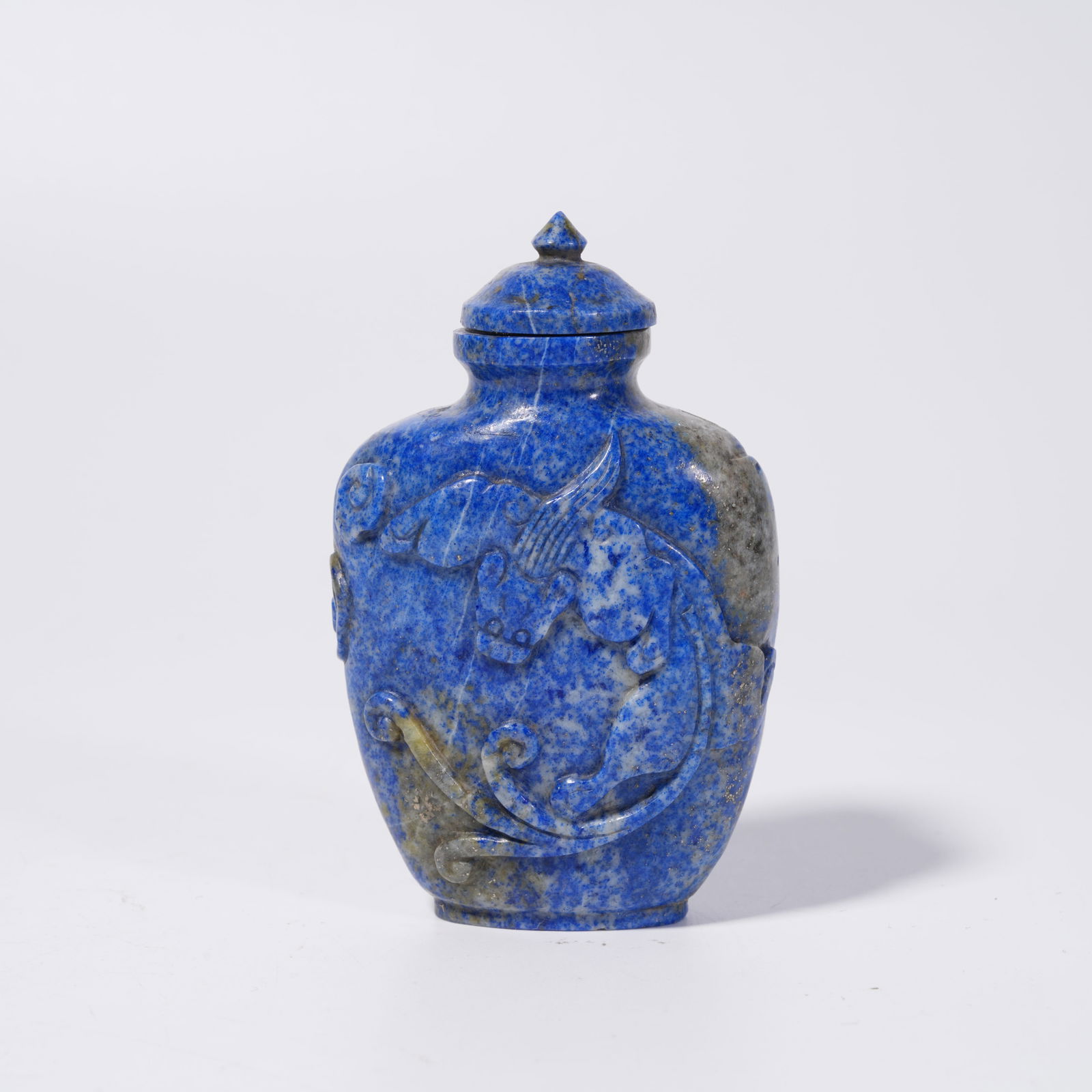 A LAPIS LAZULI SNUFF BOTTLE WITH BEAST PATTERN - 3