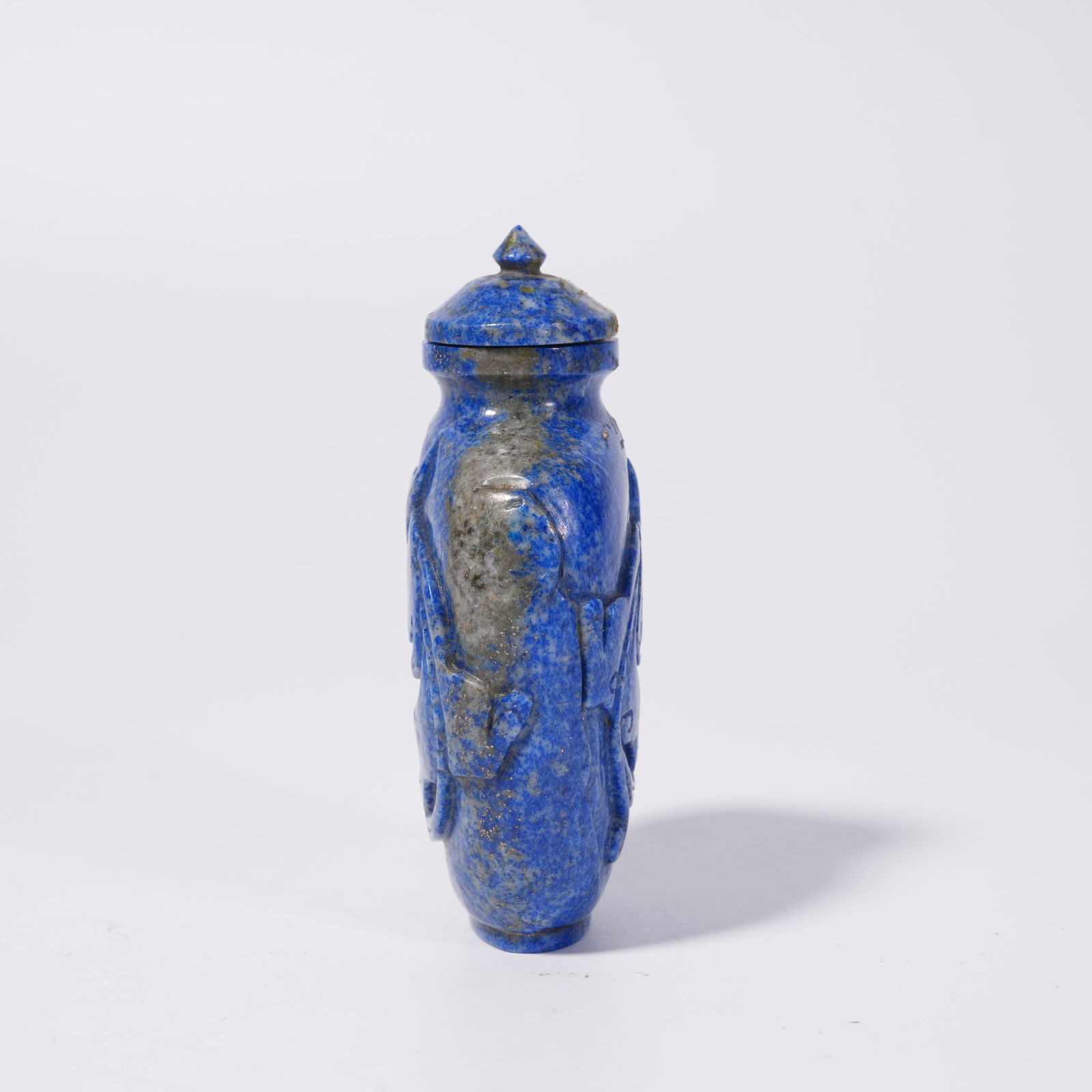 A LAPIS LAZULI SNUFF BOTTLE WITH BEAST PATTERN - 4