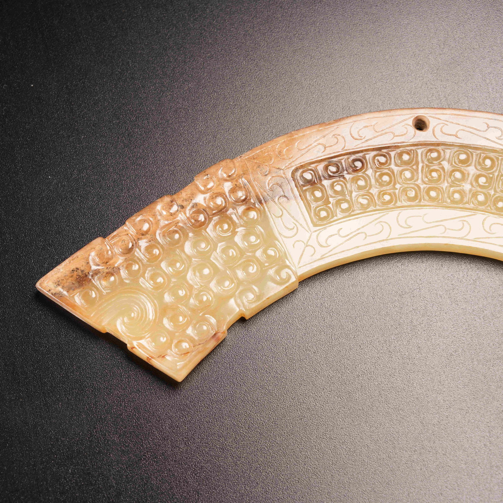 A HENG IN ARCHAIC JADE - 3