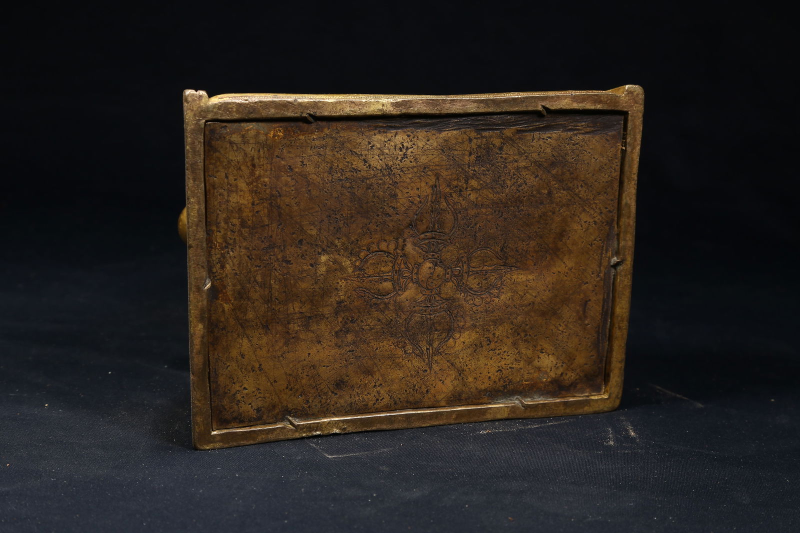 A GILT BRONZE WEALTH DEITY STATUE - 8