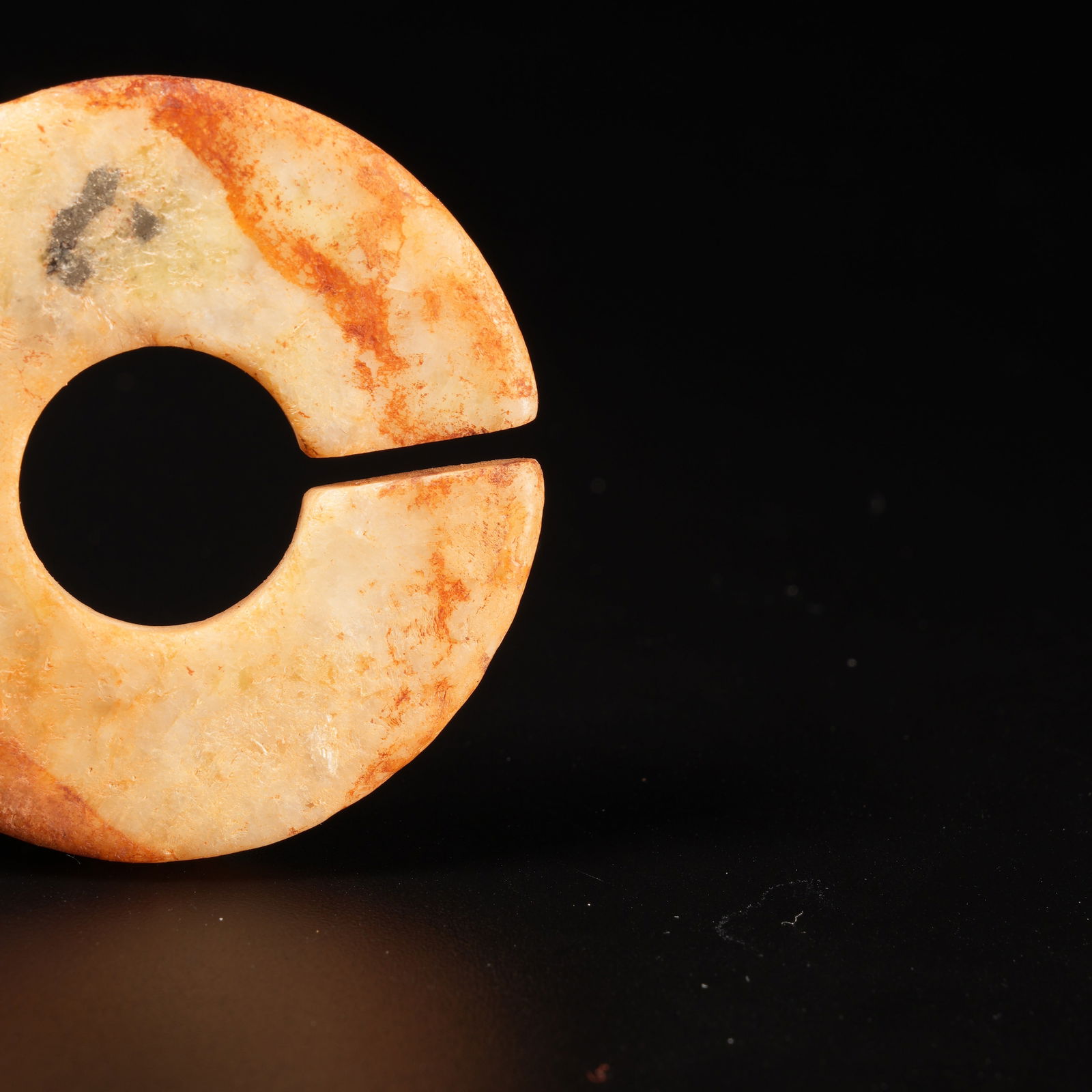A ARCHAIC JADE RING - 2