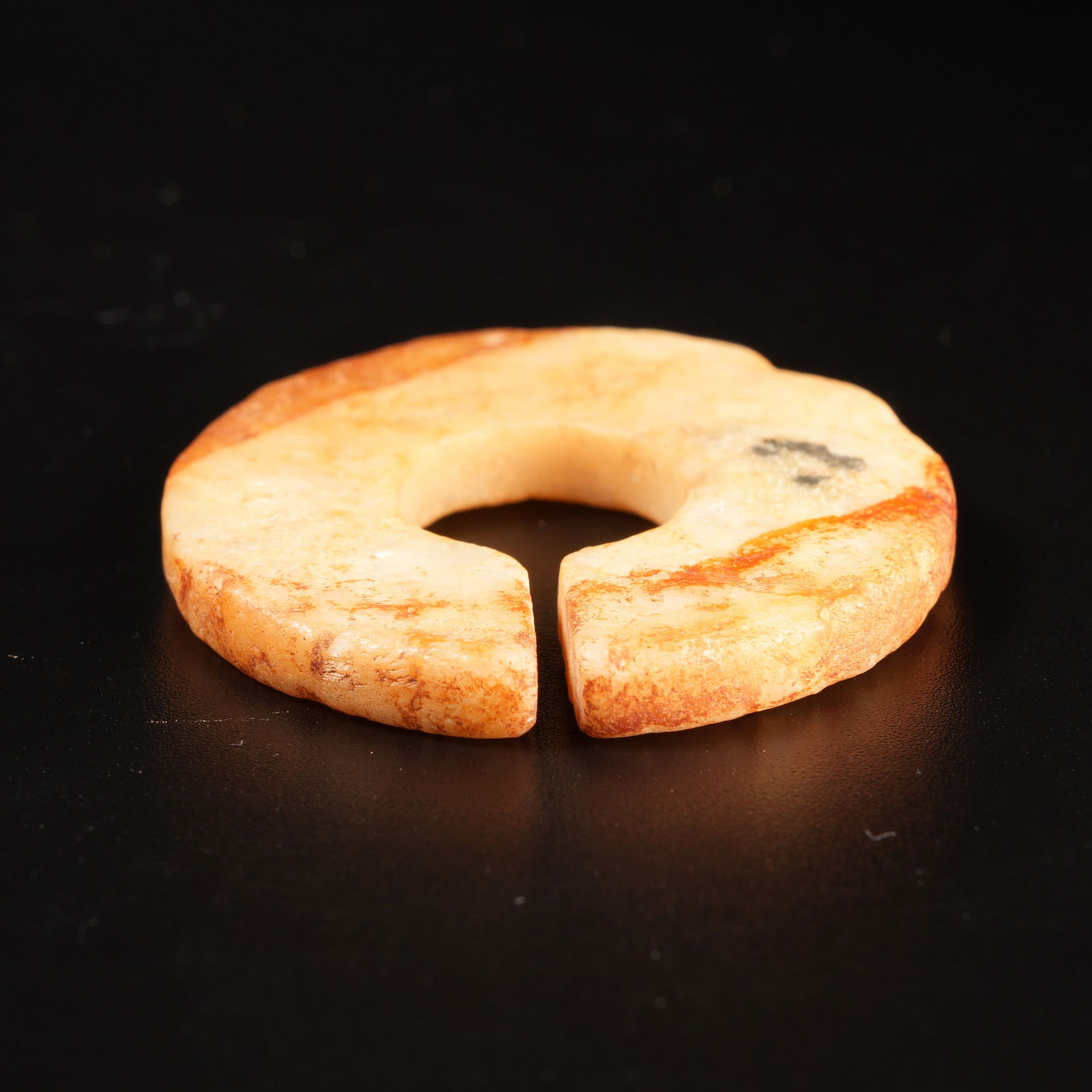 A ARCHAIC JADE RING - 9