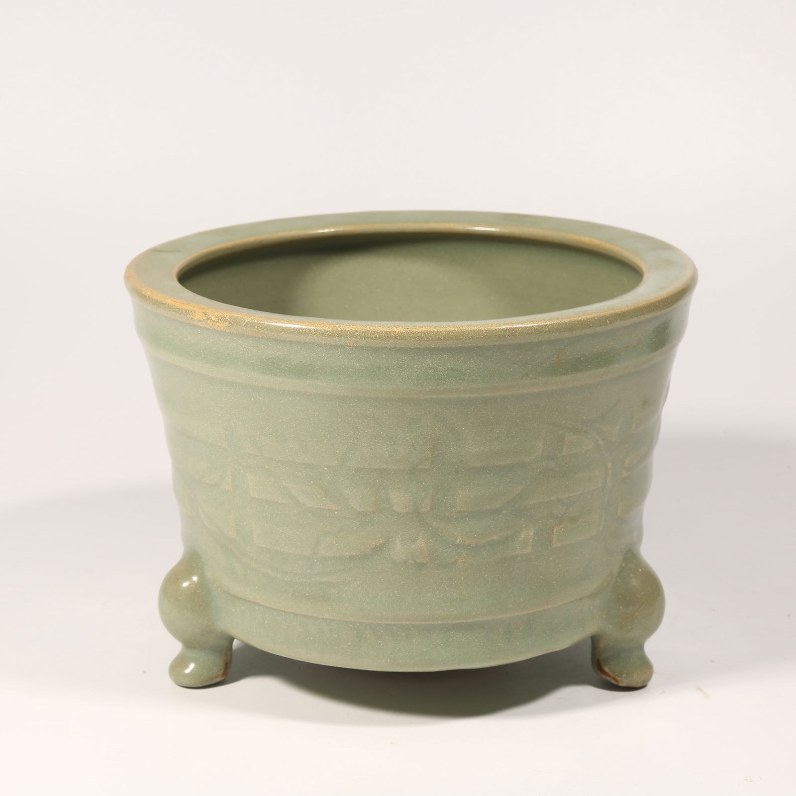 A LONGQUAN KILN BAGUA-PATTERNED TRIPOD CENSER (1 of 9)