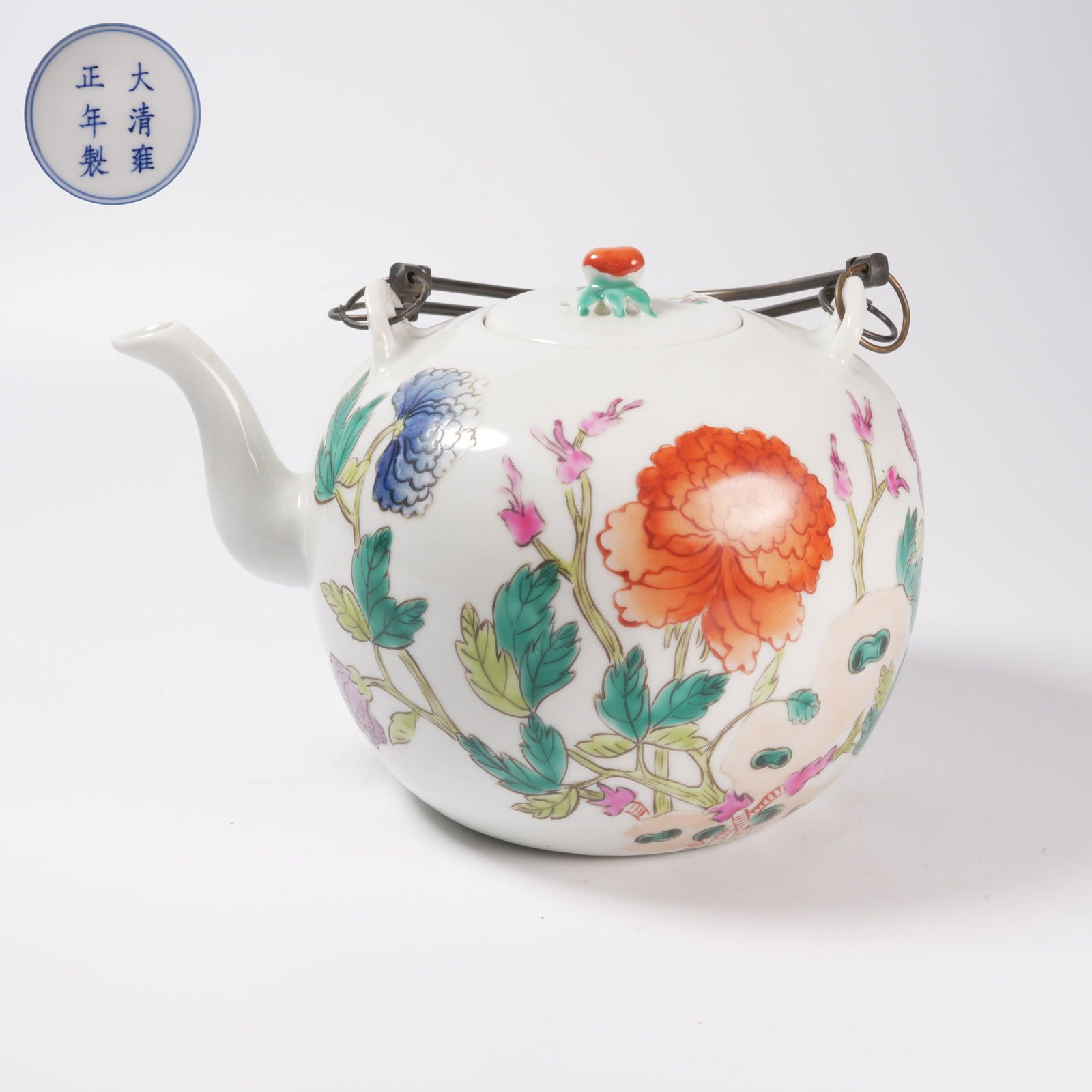 A FAMILLE-ROSE FLORAL EWER: Famille-Rose Floral Ewer