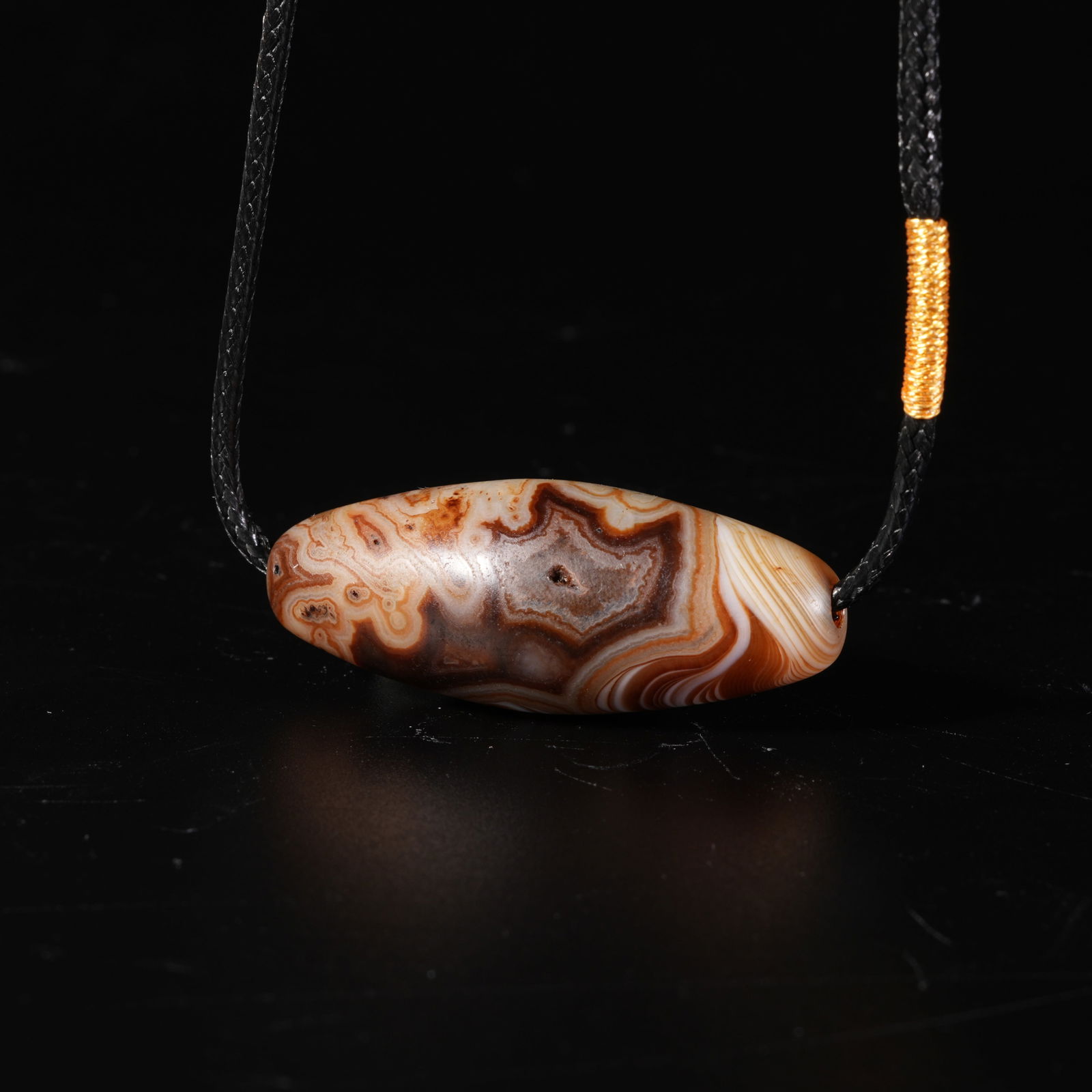 A AGATE PENDANT - 2
