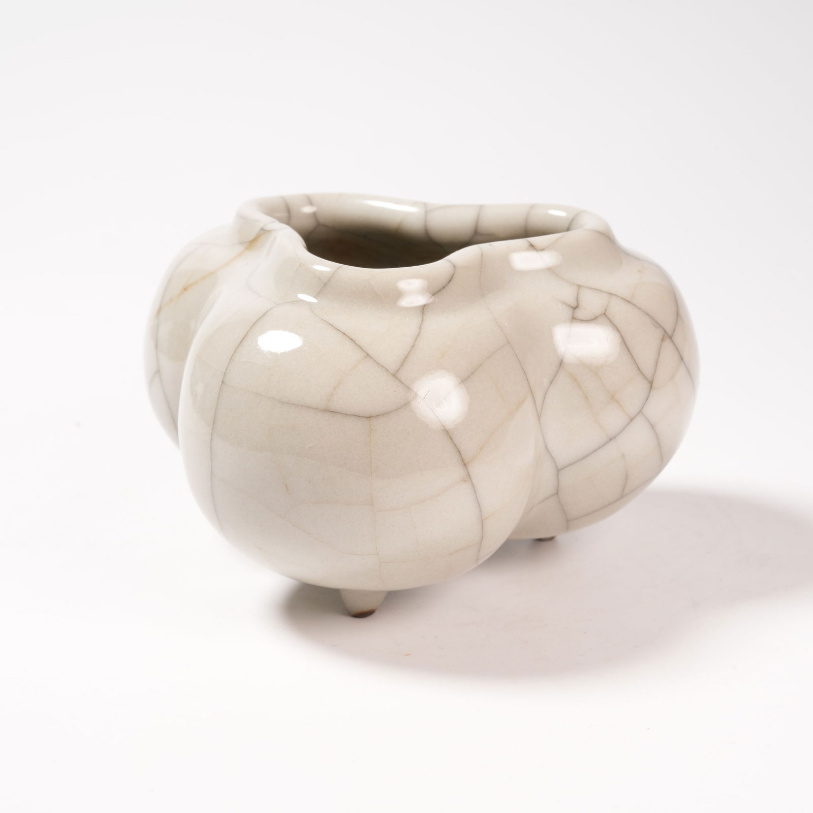 A GE KILN TRIPOD WATER BASIN (1 of 9)