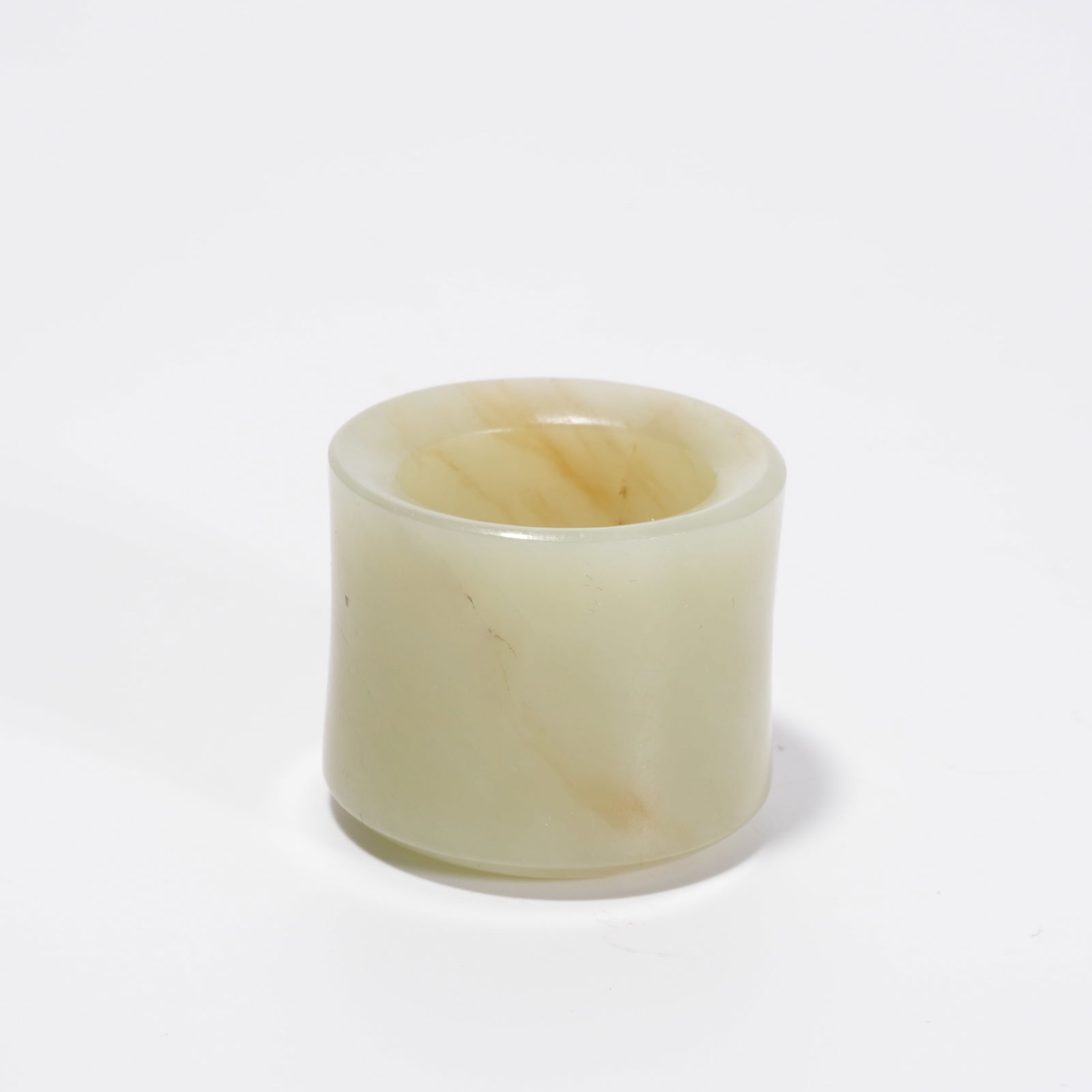 A HETIAN JADE THUMB RING - 7