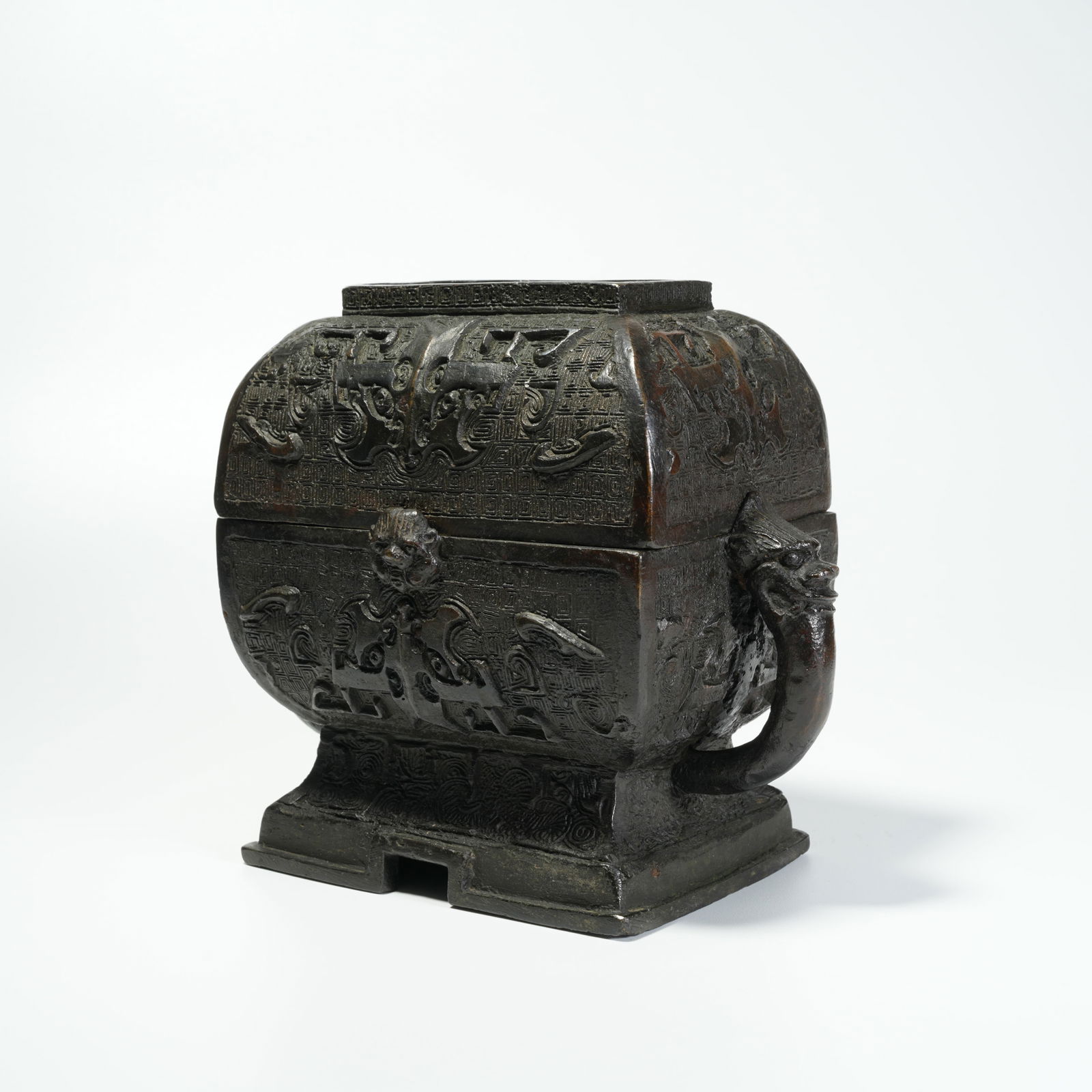 A BRONZE DOUBLE-BEAST-HANDLED BOX WITH BEAST-FACE PATTERN - 2