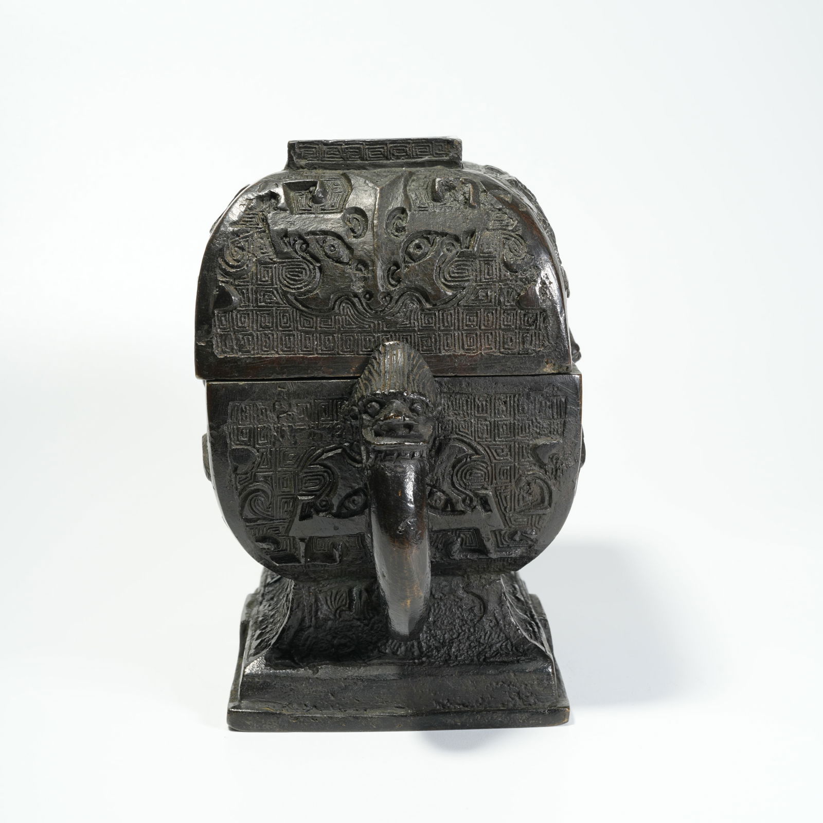 A BRONZE DOUBLE-BEAST-HANDLED BOX WITH BEAST-FACE PATTERN - 5