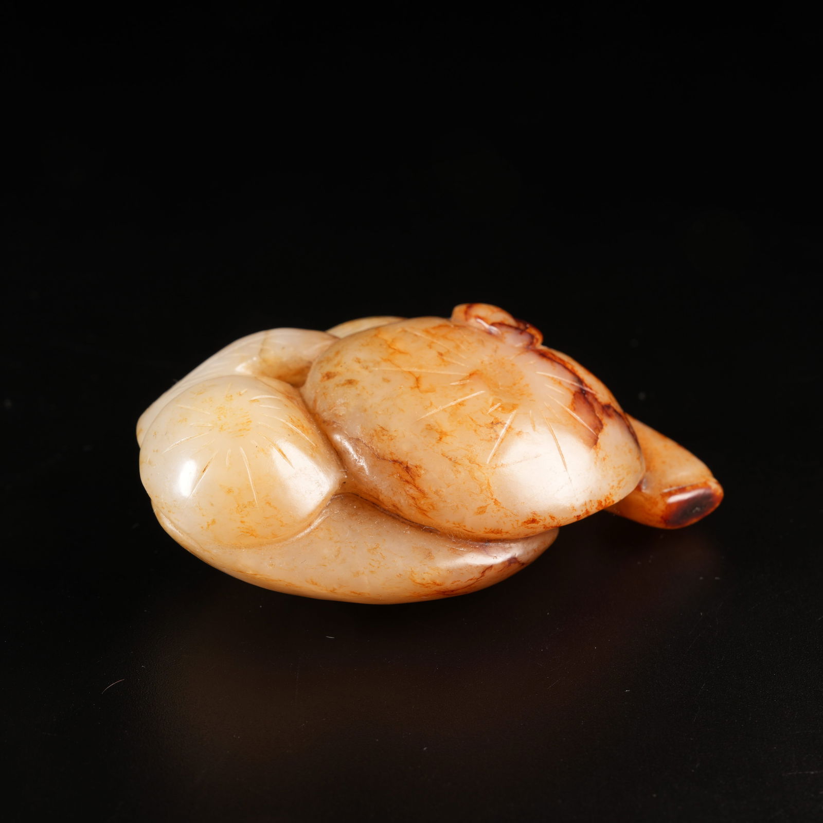 A MEDIEVAL JADE LOTUS-LEAF HANDLE ORNAMENT: Medieval Jade Lotus-Leaf Handle Ornament