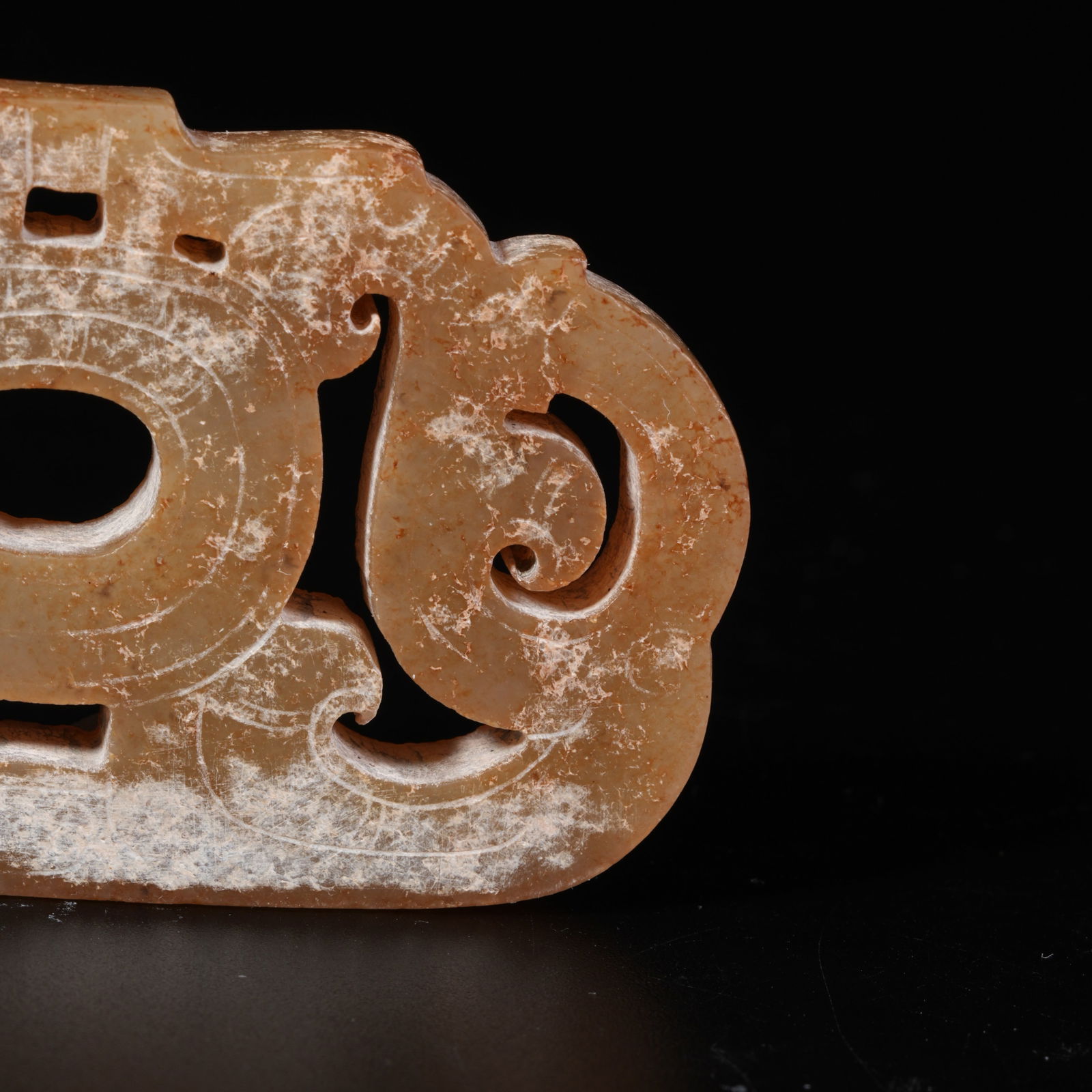 A HETIAN JADE DRAGON PATTERN PENDANT - 3