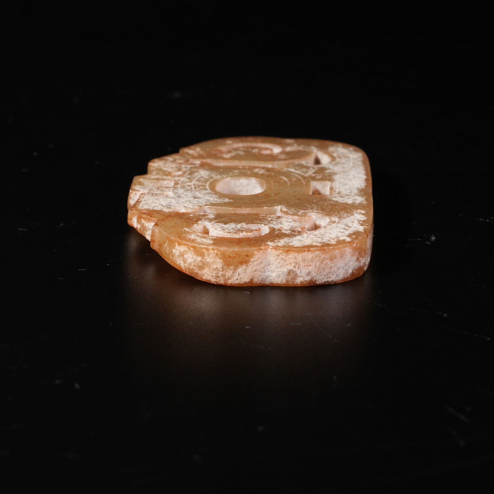 A HETIAN JADE DRAGON PATTERN PENDANT - 7