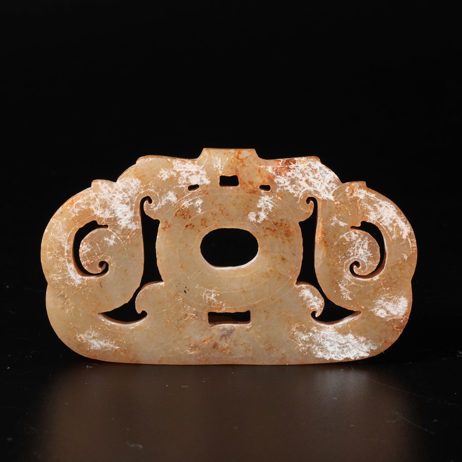 A HETIAN JADE DRAGON PATTERN PENDANT - 9