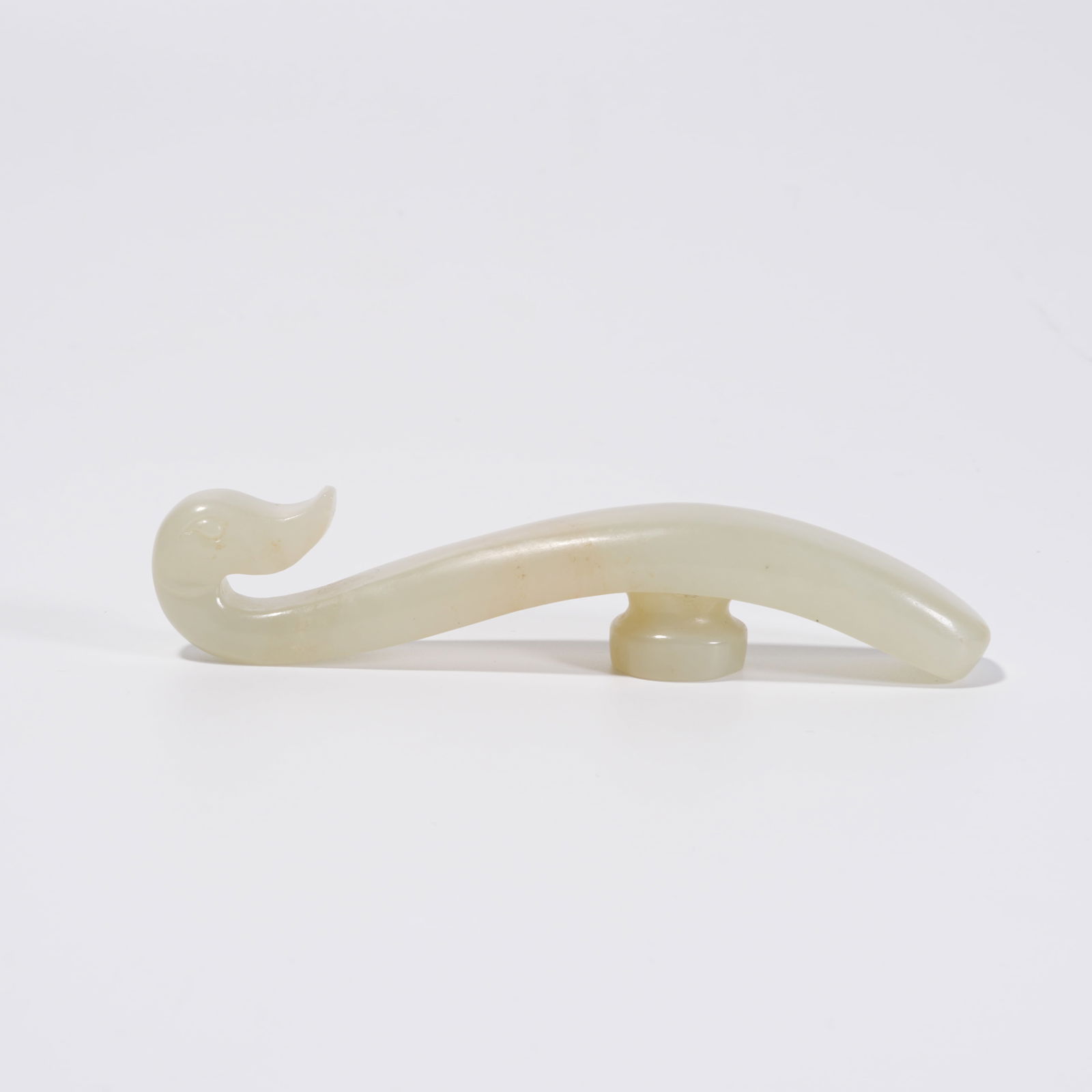 A HETIAN JADE GOOSE-SHAPED ORNAMENT WITH HOOK (1 of 9)