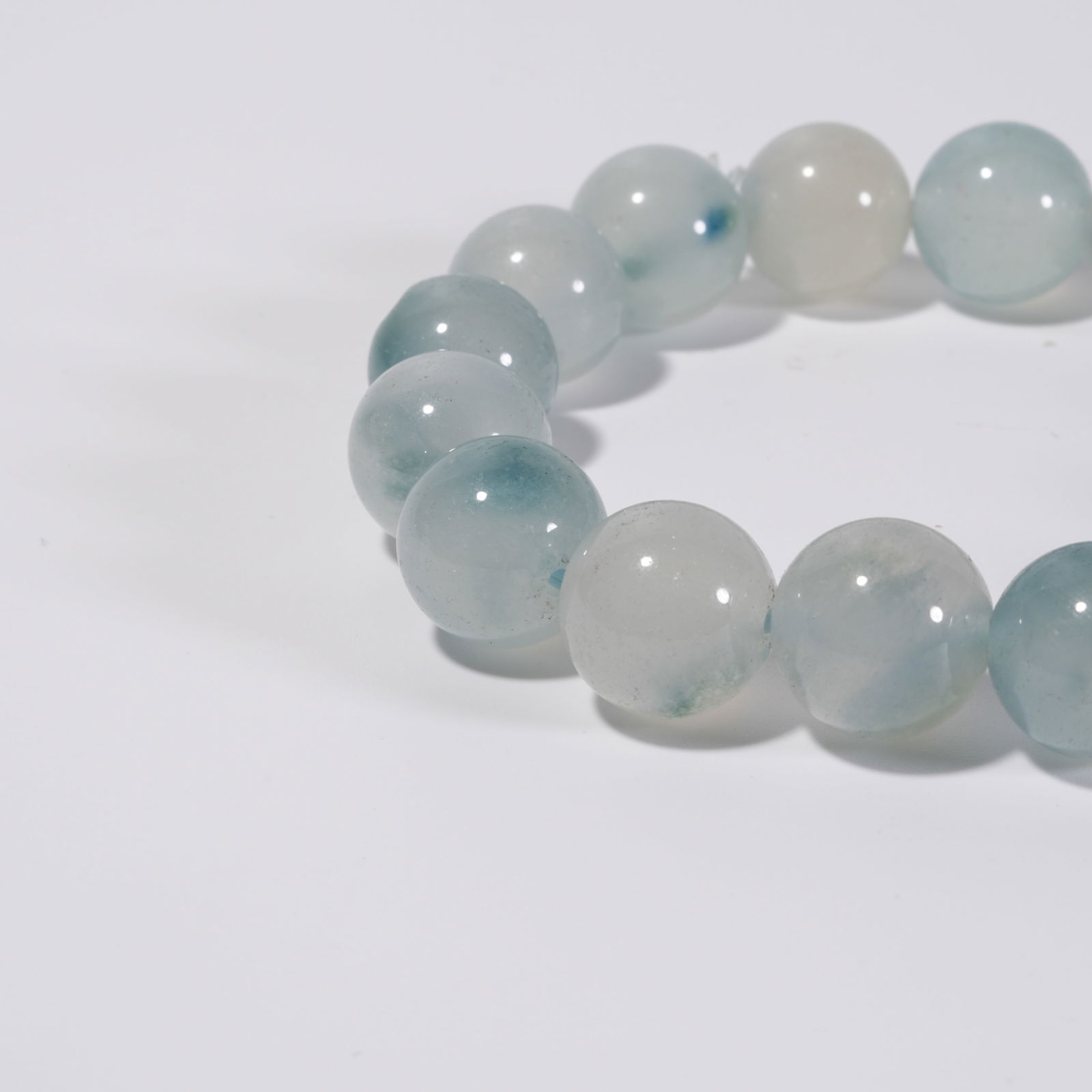 A AGATE BEAD BRACELET - 6