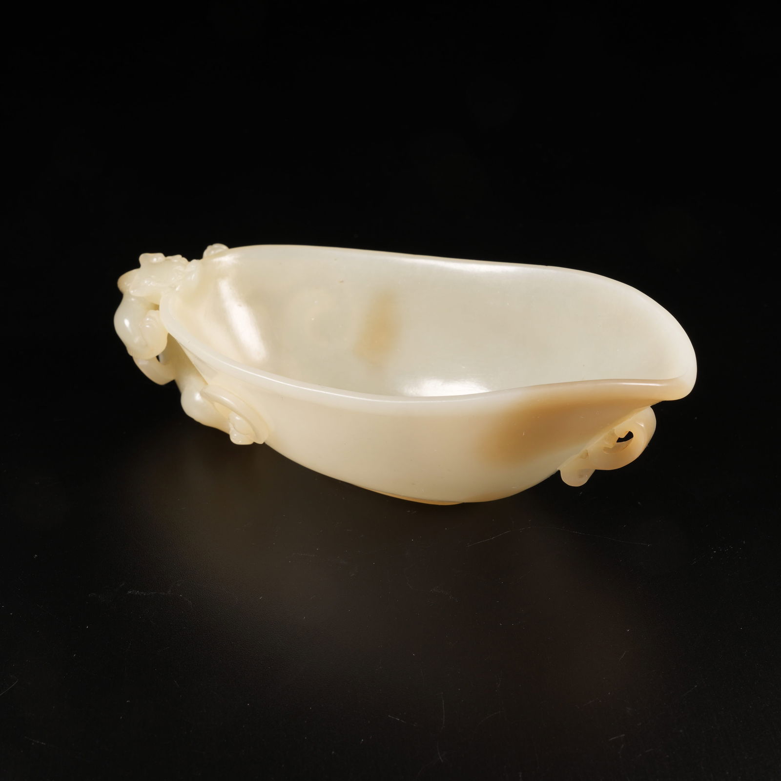 A HETIAN JADE CHI-DRAGON WATER BASIN: Hetian Jade Chi-Dragon Water Basin