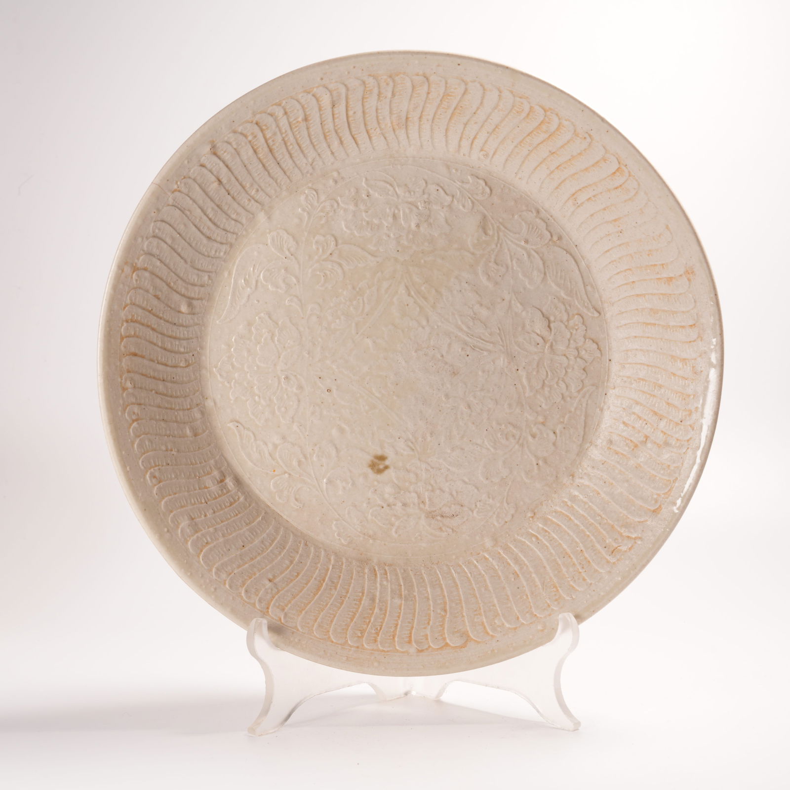 A DING KILN FLOWER-PATTERN PLATE (1 of 8)