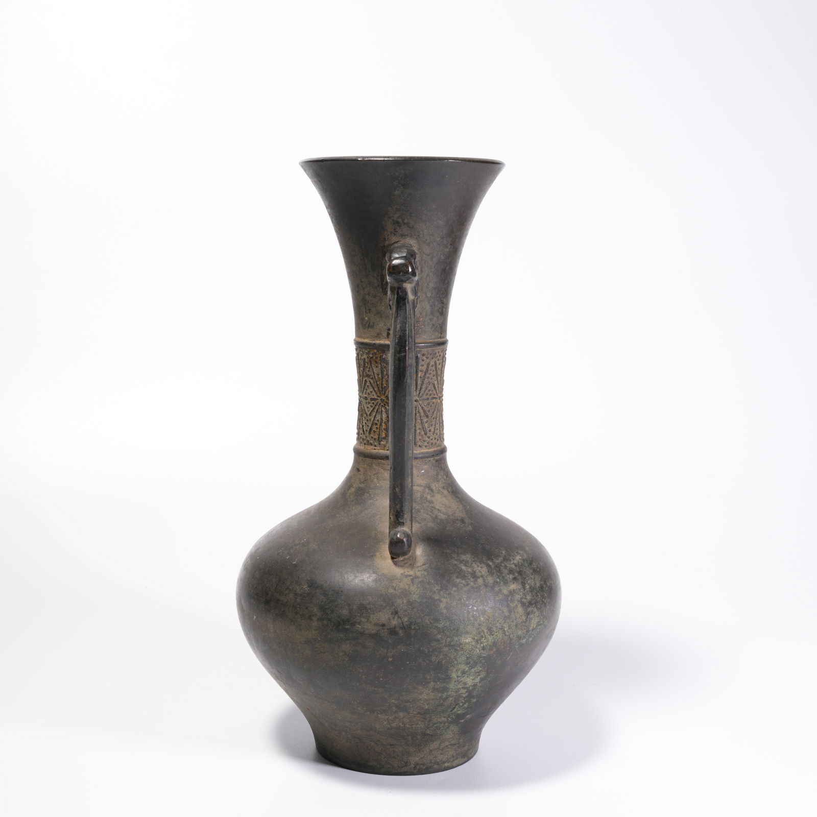 A BRONZE DOUBLE-HANDLED VASE - 4