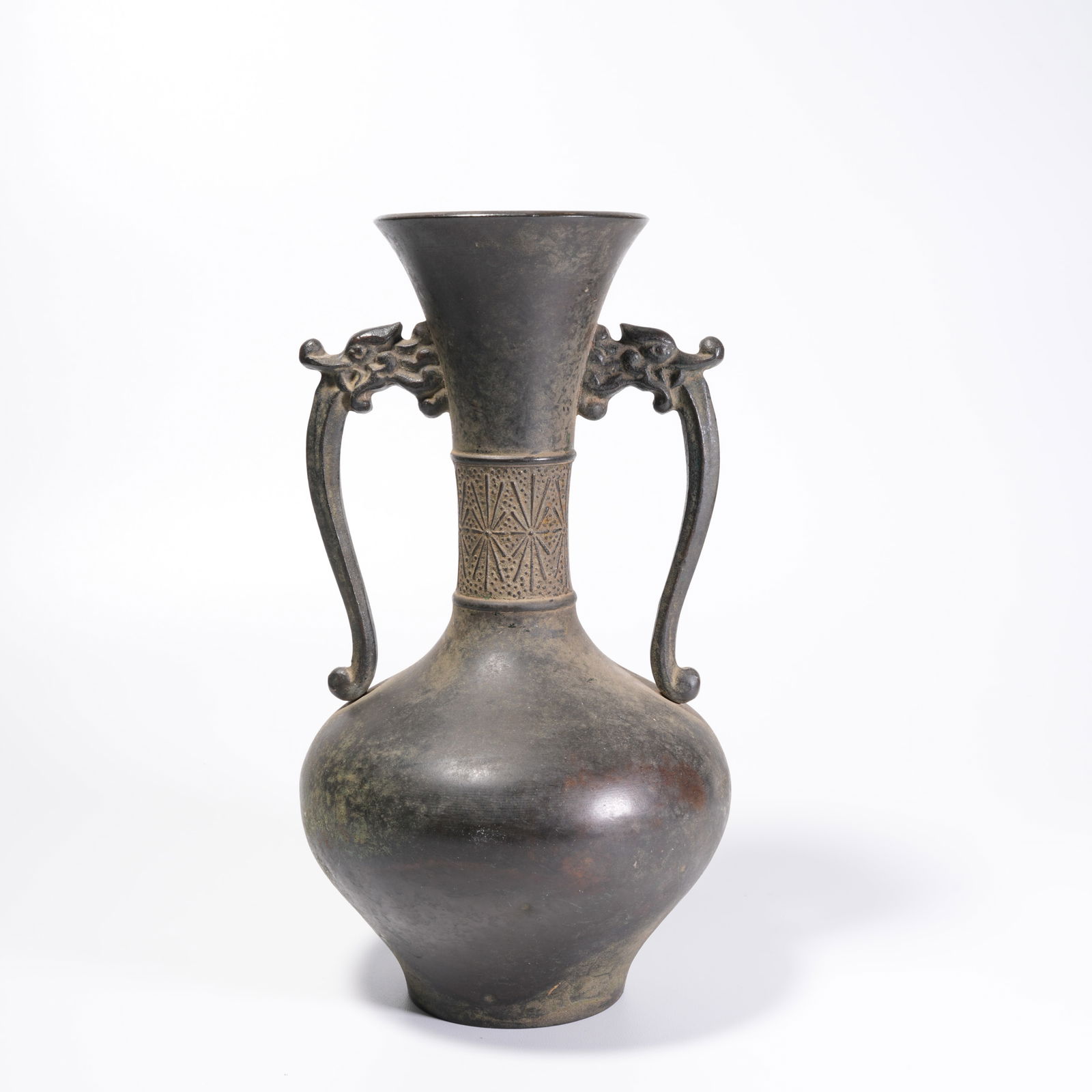 A BRONZE DOUBLE-HANDLED VASE - 5
