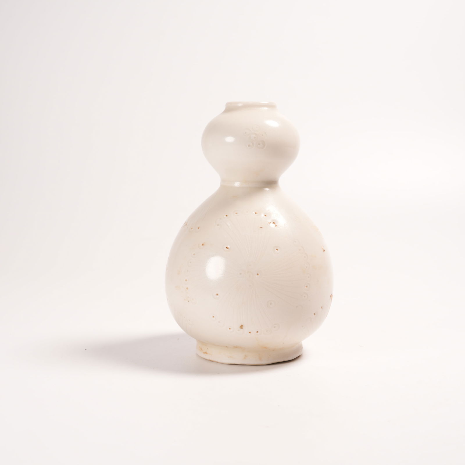 A DING KILN GOURD VASE (1 of 9)