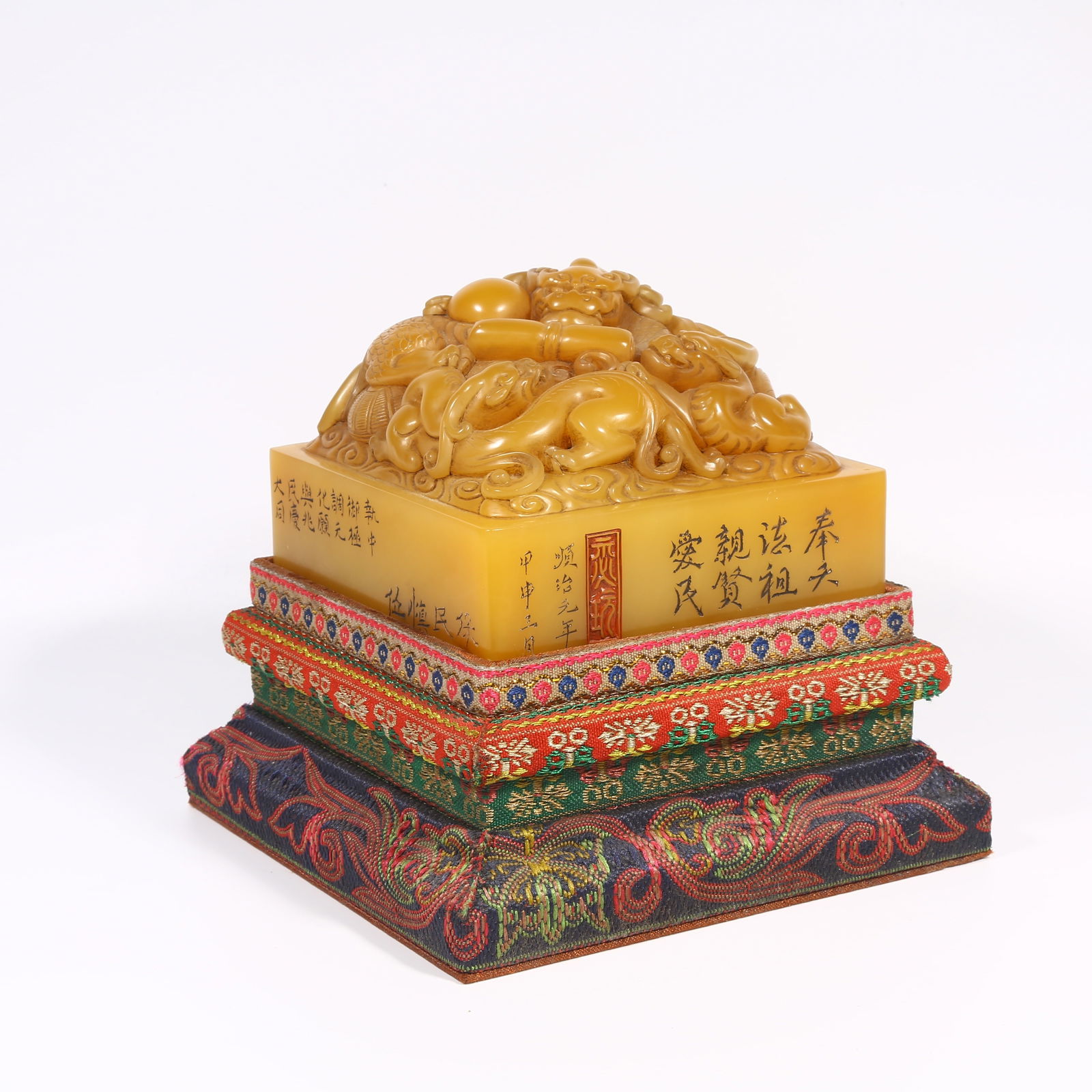 A SHOUSHAN TIANHUANG STONE SEAL WITH DRAGON-SHAPED KNOB: Shoushan Tianhuang stone seal with dragon-shaped knob