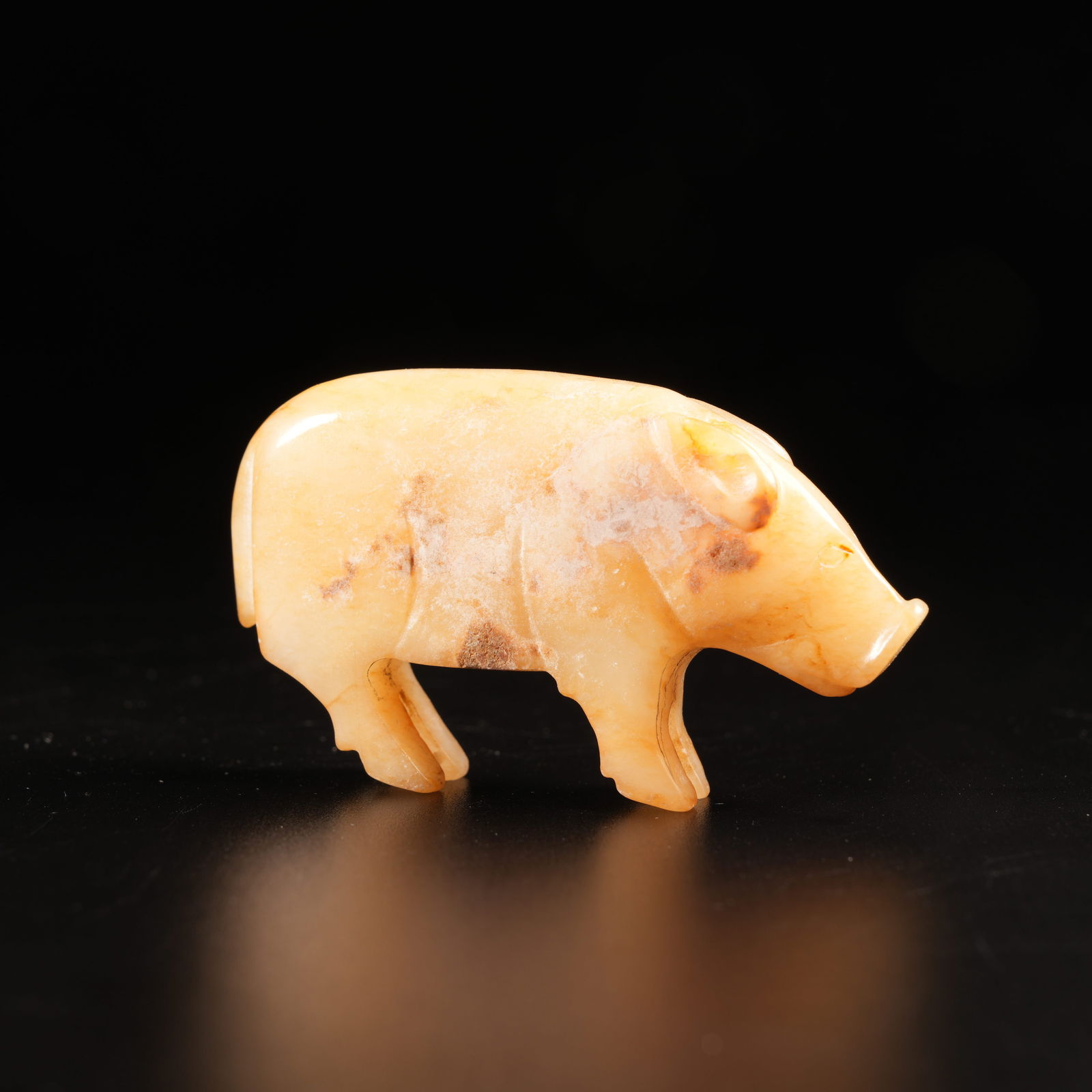 A PIG PENDANT IN ARCHAIC JADE: Pig Pendant in Archaic Jade