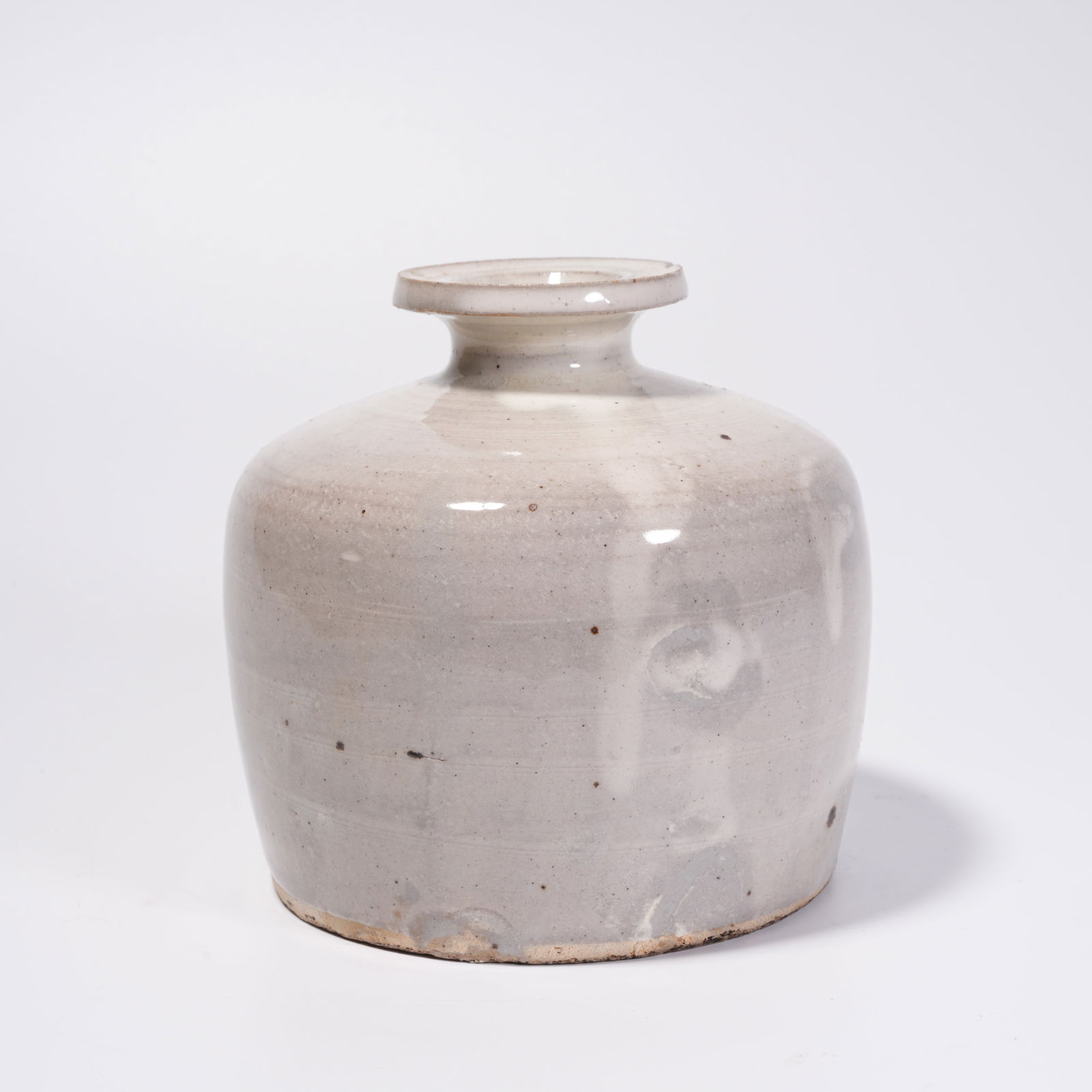 A DING KILN VASE (1 of 8)