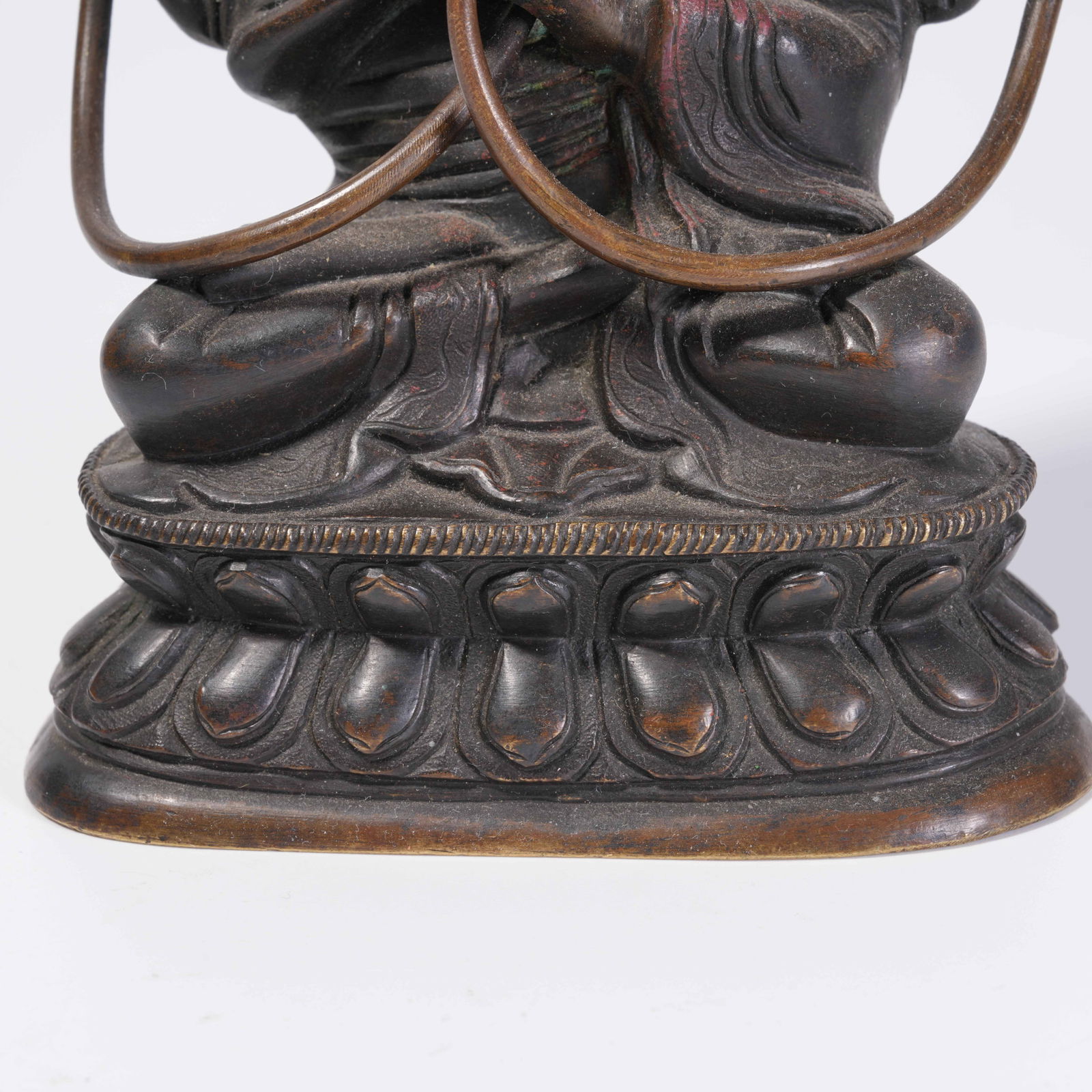 A BRONZE GURU STATUE - 3