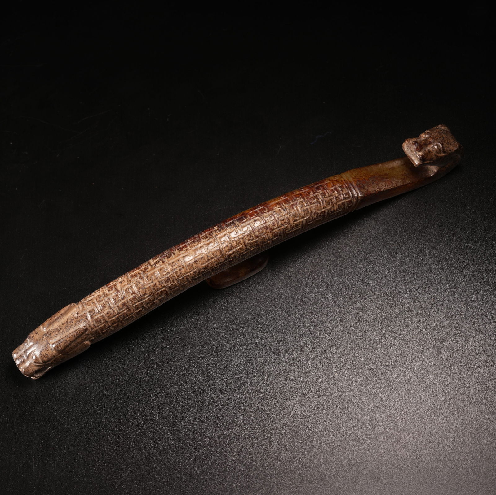 A DRAGON-HEAD BELT HOOK IN ARCHAIC JADE: Dragon-Head Belt Hook in Archaic Jade