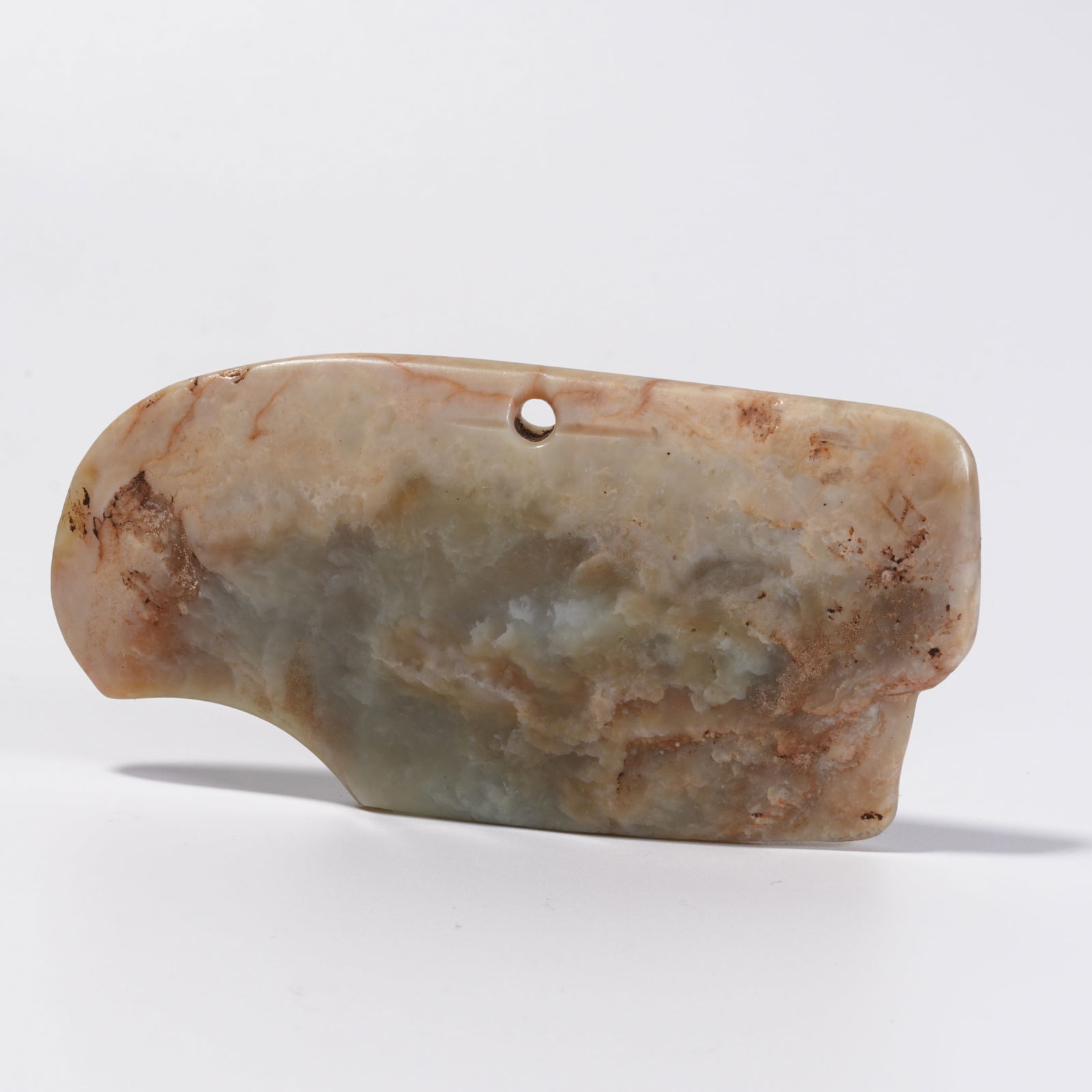 A HONGSHAN JADE PENDANT (1 of 10)
