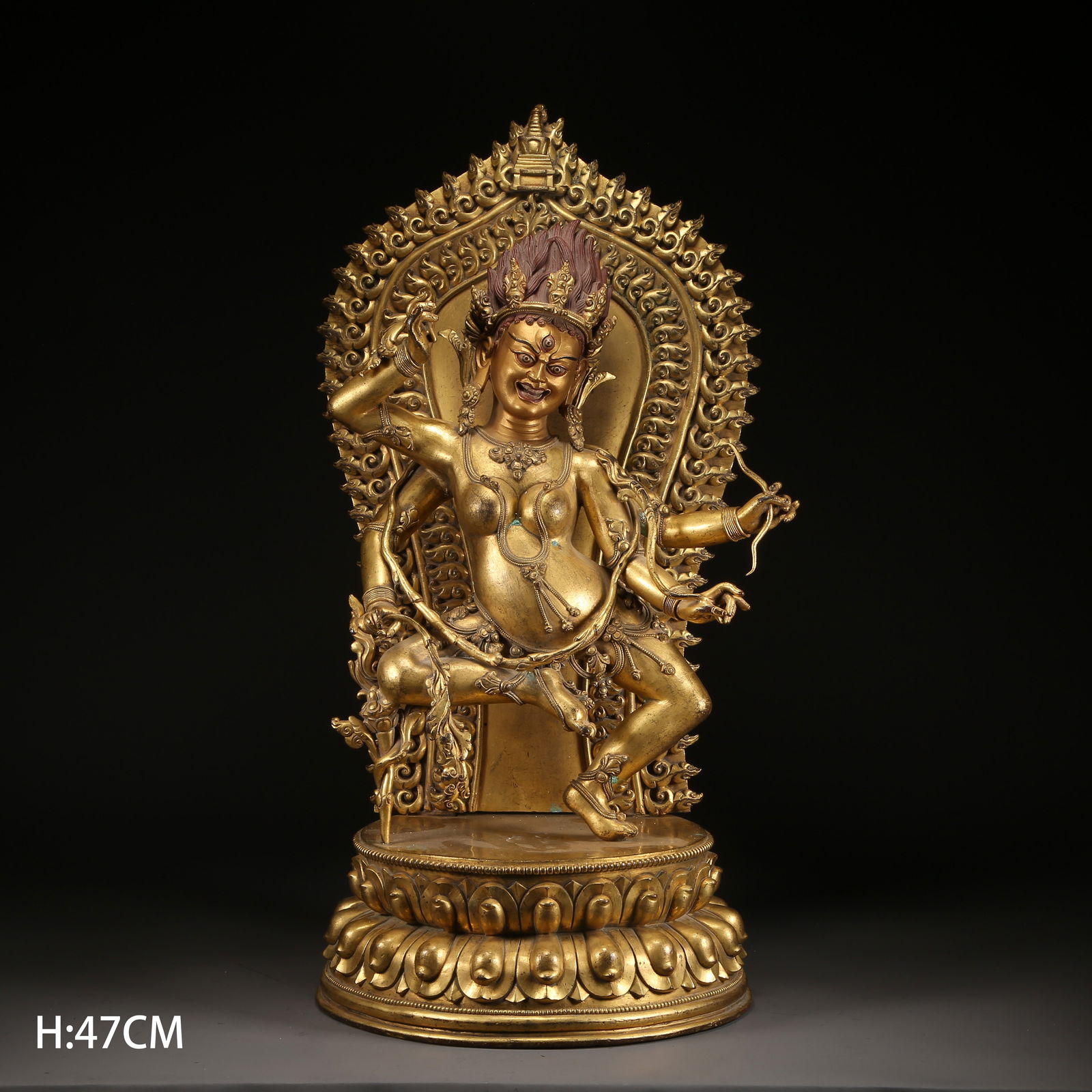 A GILT BRONZE TARA STATUE: Gilt Bronze Tara Statue