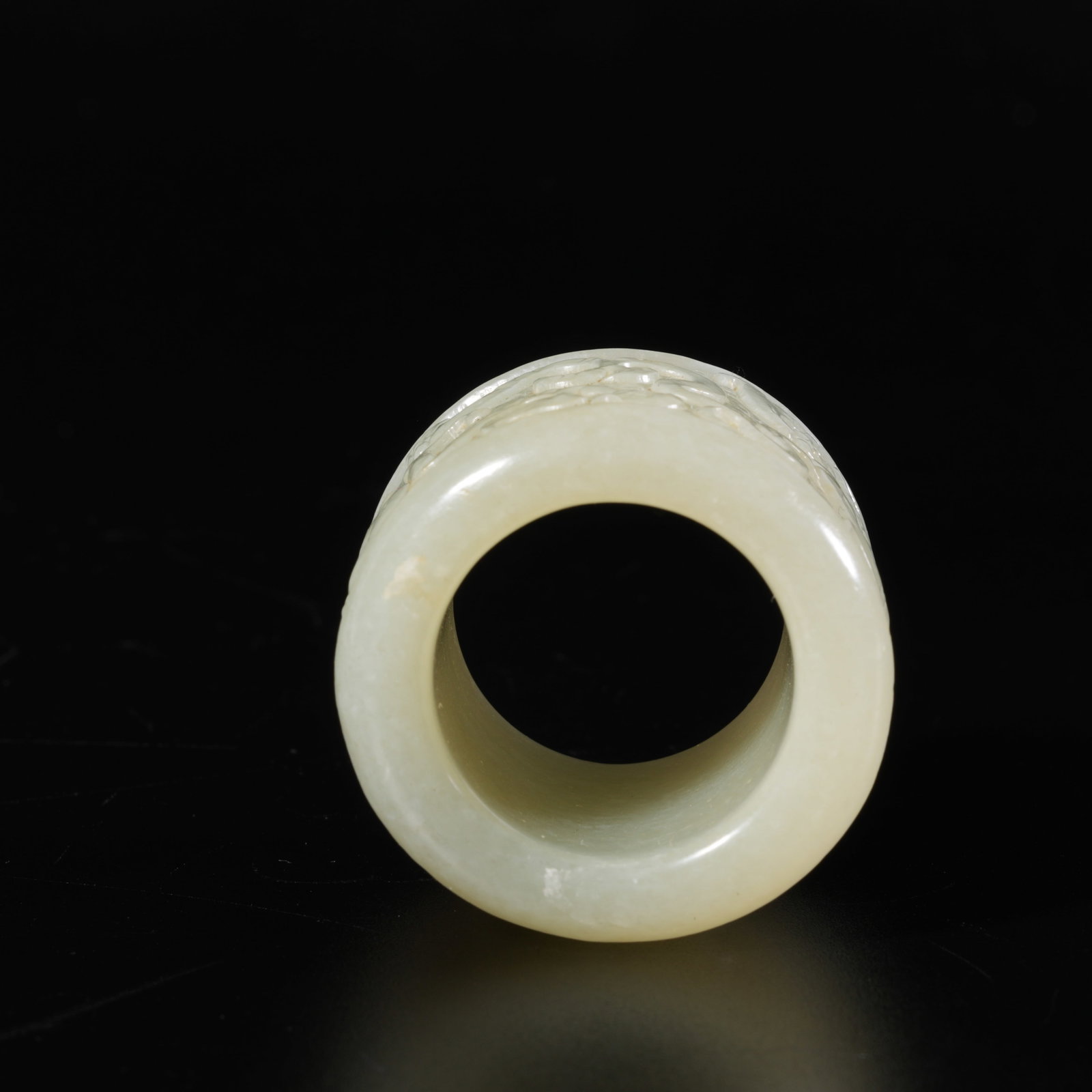 A HETIAN JADE BEAST-PATTERN THUMB RING - 6