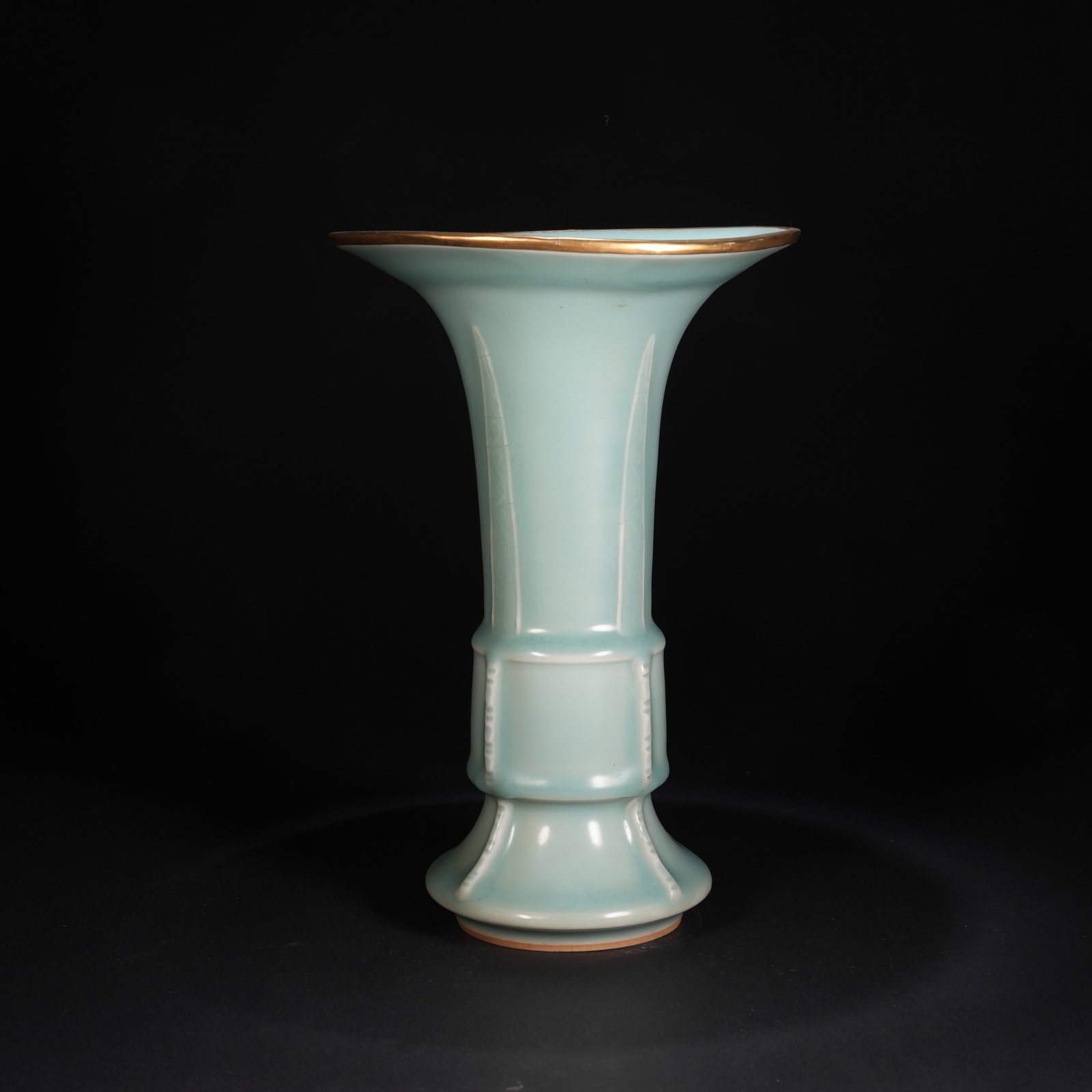 A LONGQUAN KILN FLOWER-FORM GU WITH BANANA LEAF MOTIF AND REMOVABLE RING (1 of 9)