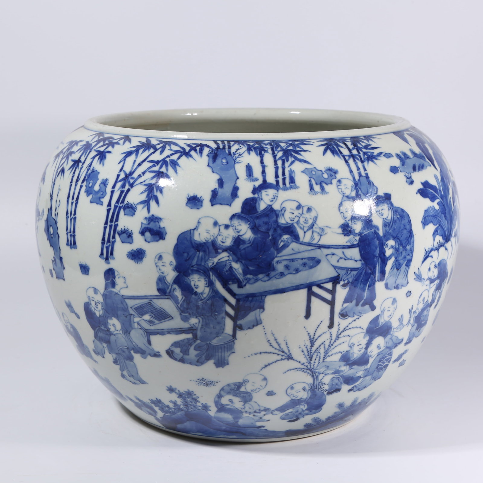 A BLUE-AND-WHITE HUNDRED CHILDREN PLAYING PATTERN JAR: Blue-and-White Hundred Children Playing Pattern Jar