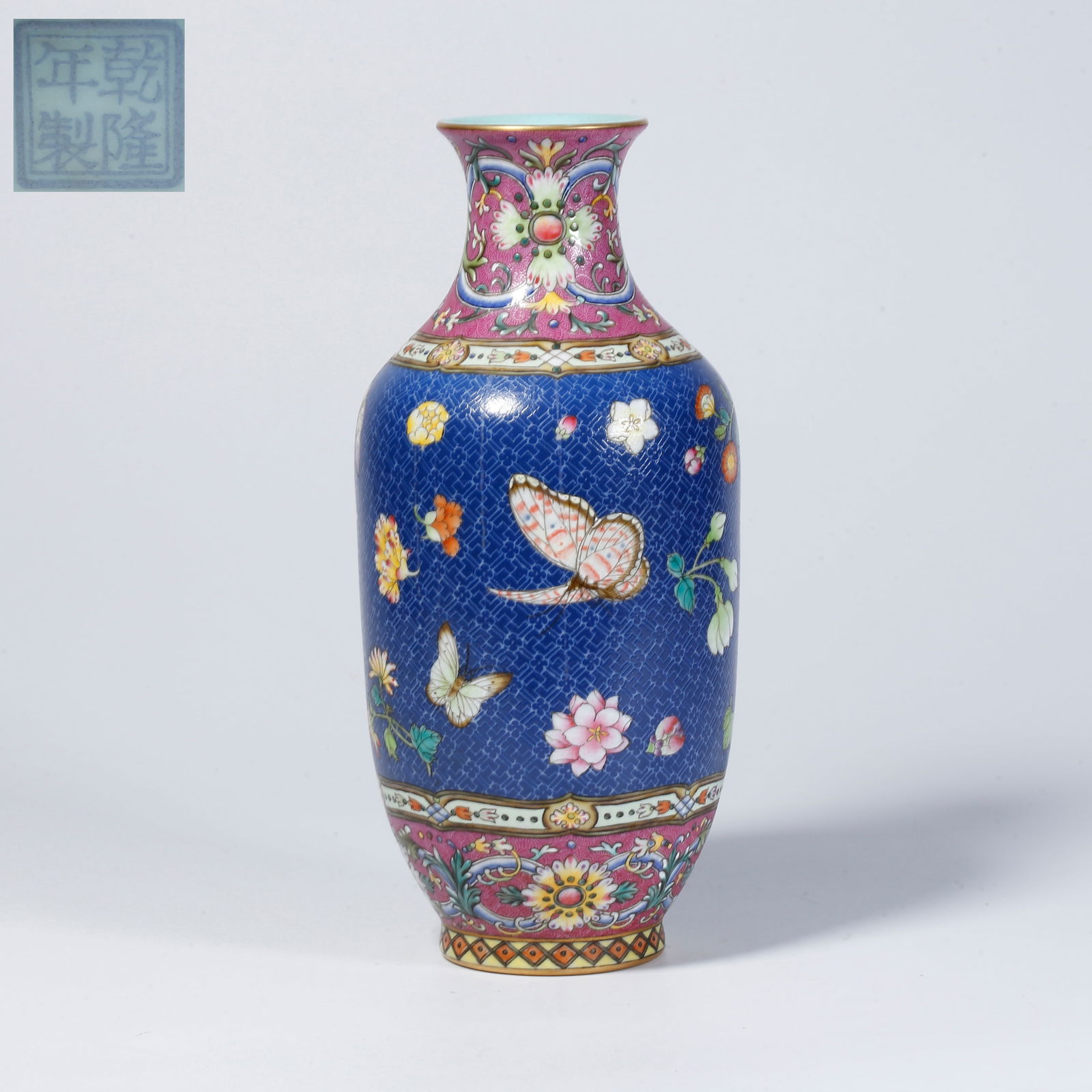 A YANGCAI VASE WITH FLORAL DESIGN: Yangcai vase with floral design