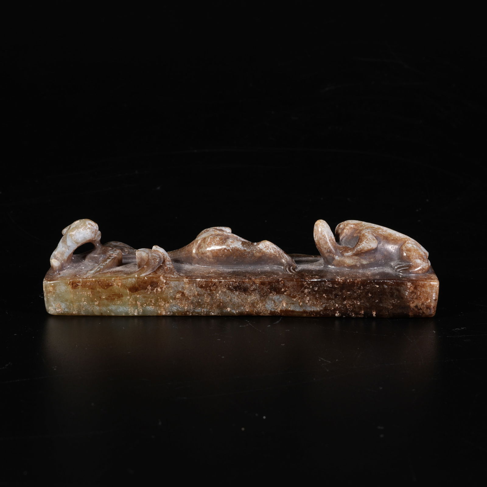 A HETIAN JADE DRAGON-PATTERN PAPERWEIGHT - 2