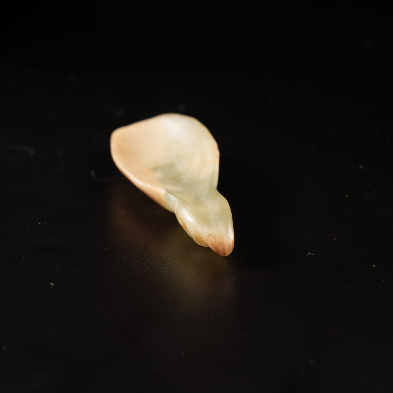 A ARCHAIC JADE SPOON - 2