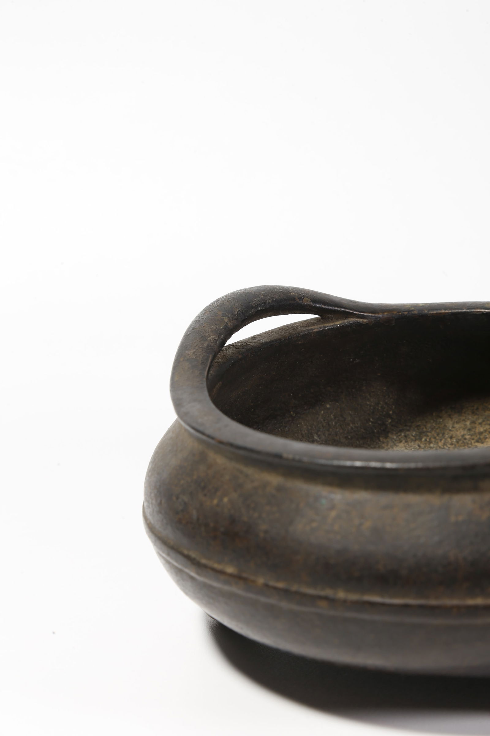 A BRONZE THREE-LEGGED DOUBLE-BRIDGE-HANDLED INCENSE BURNER - 7