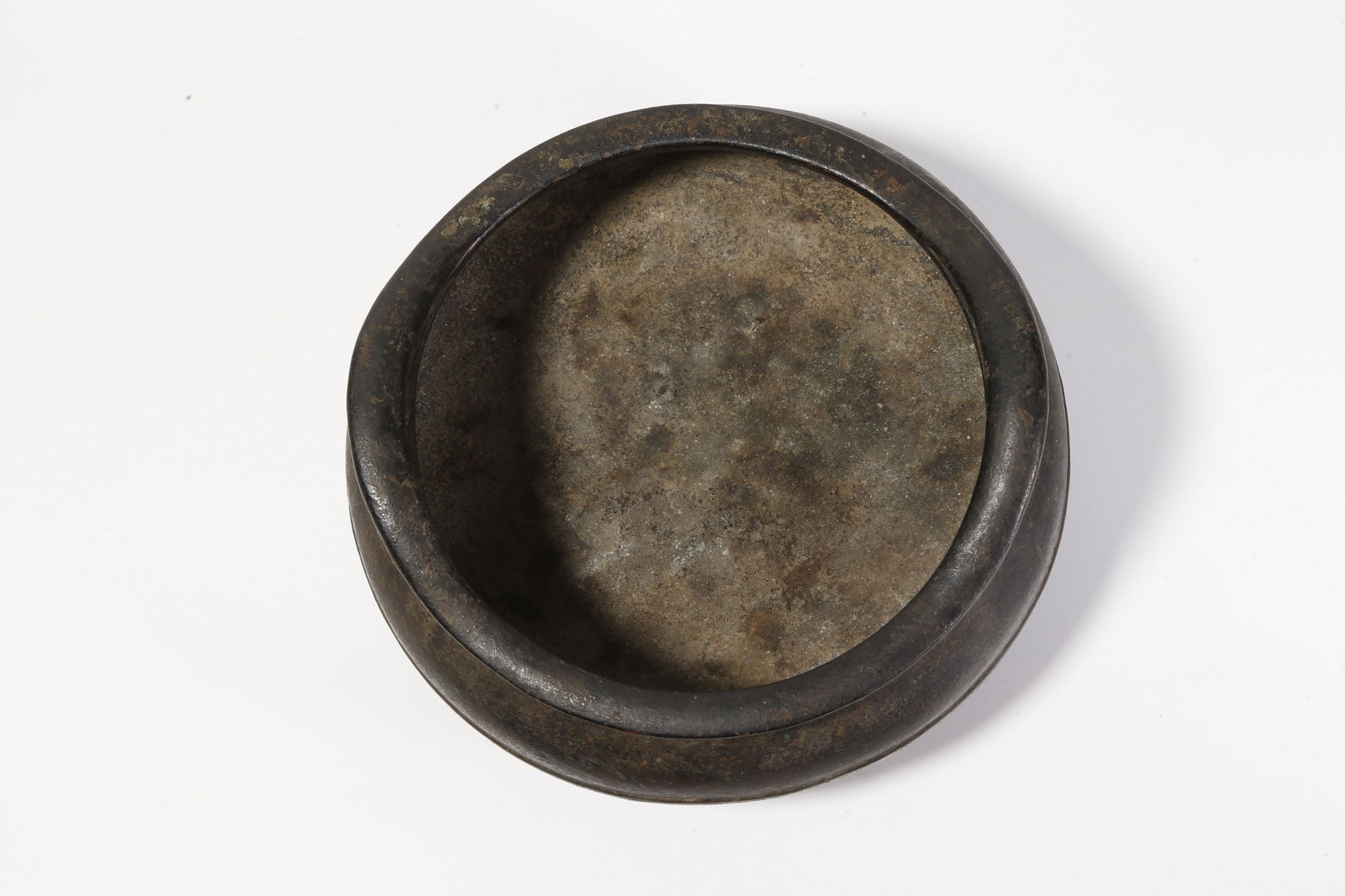 A BRONZE THREE-LEGGED DOUBLE-BRIDGE-HANDLED INCENSE BURNER - 8