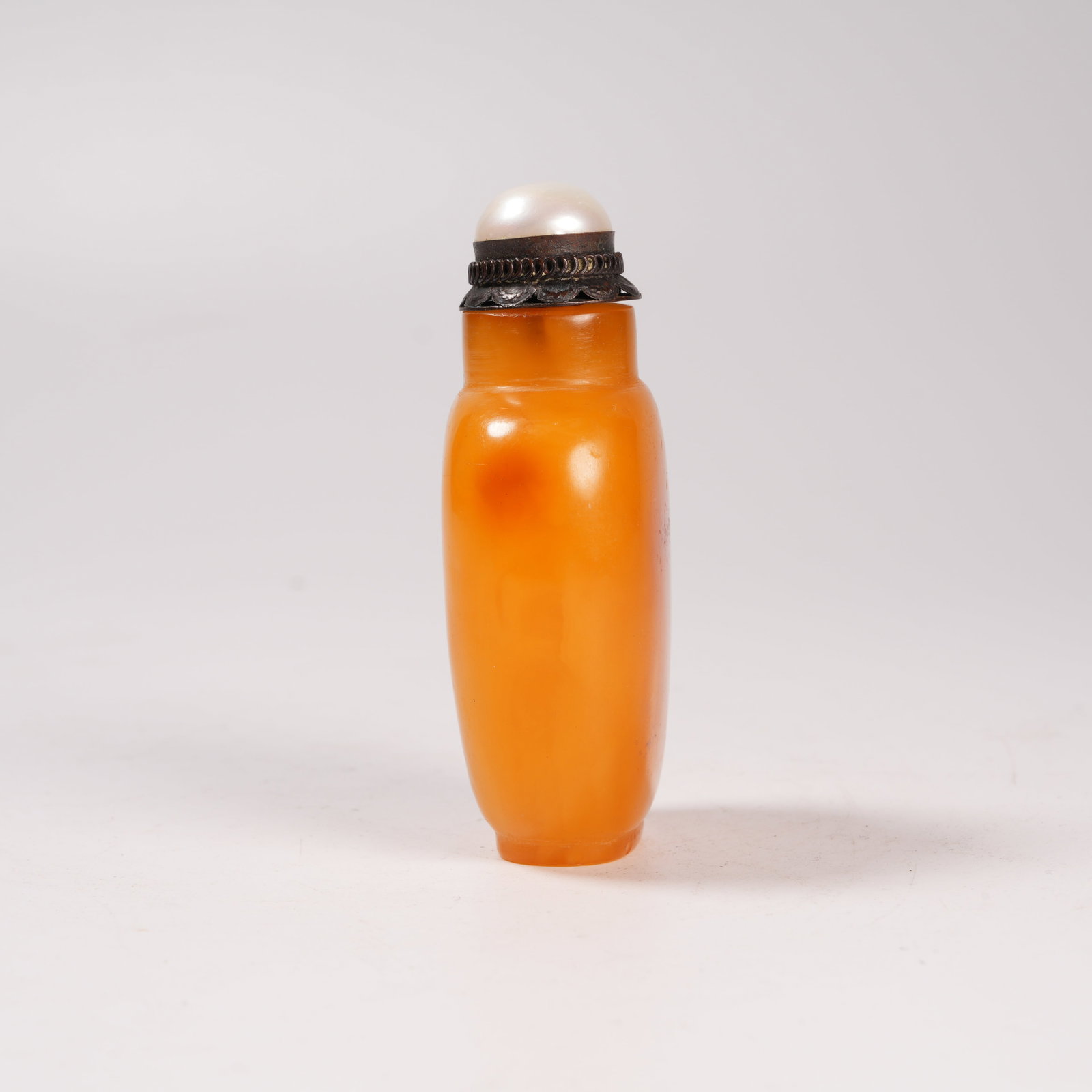 A AMBER SNUFF BOTTLE - 2