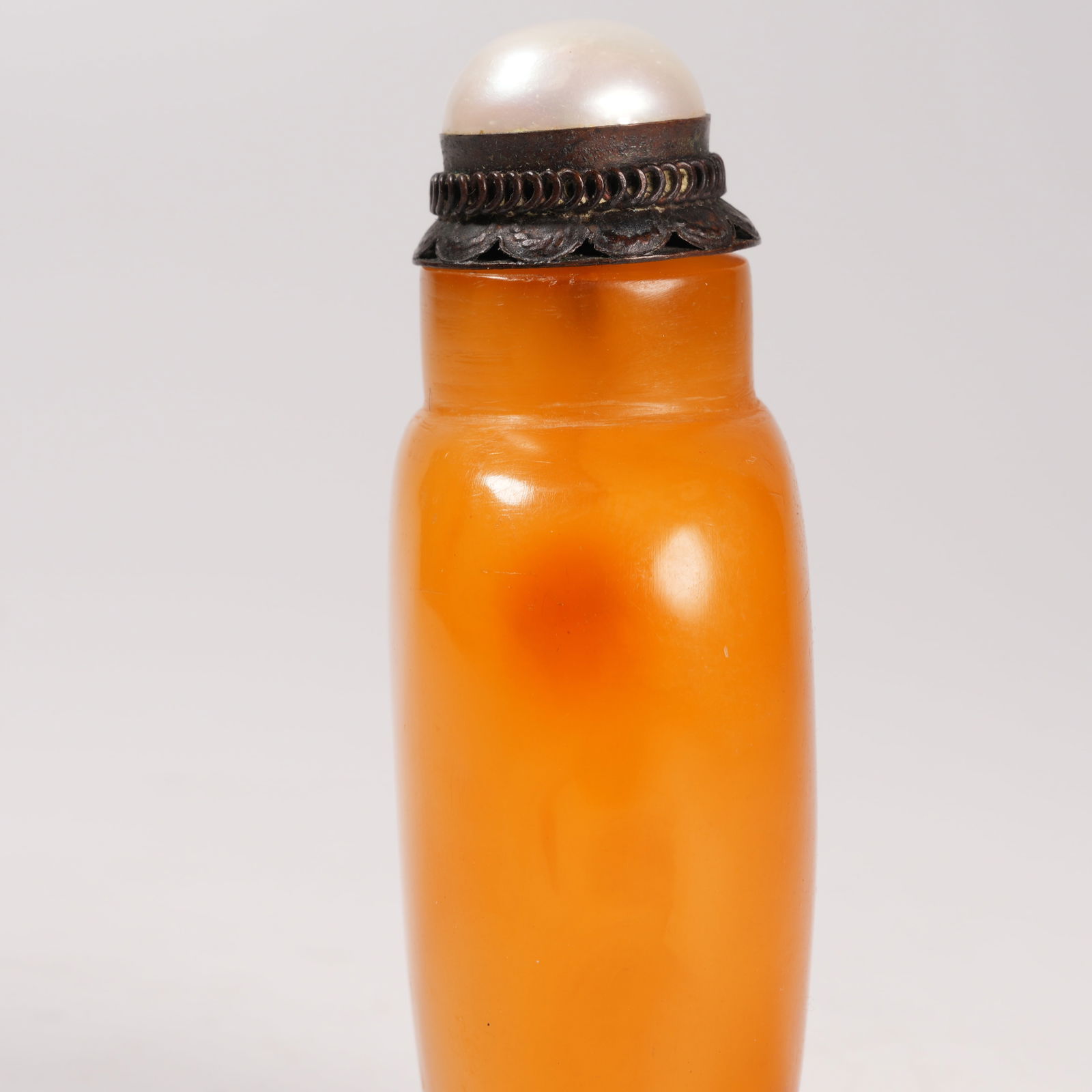 A AMBER SNUFF BOTTLE - 7