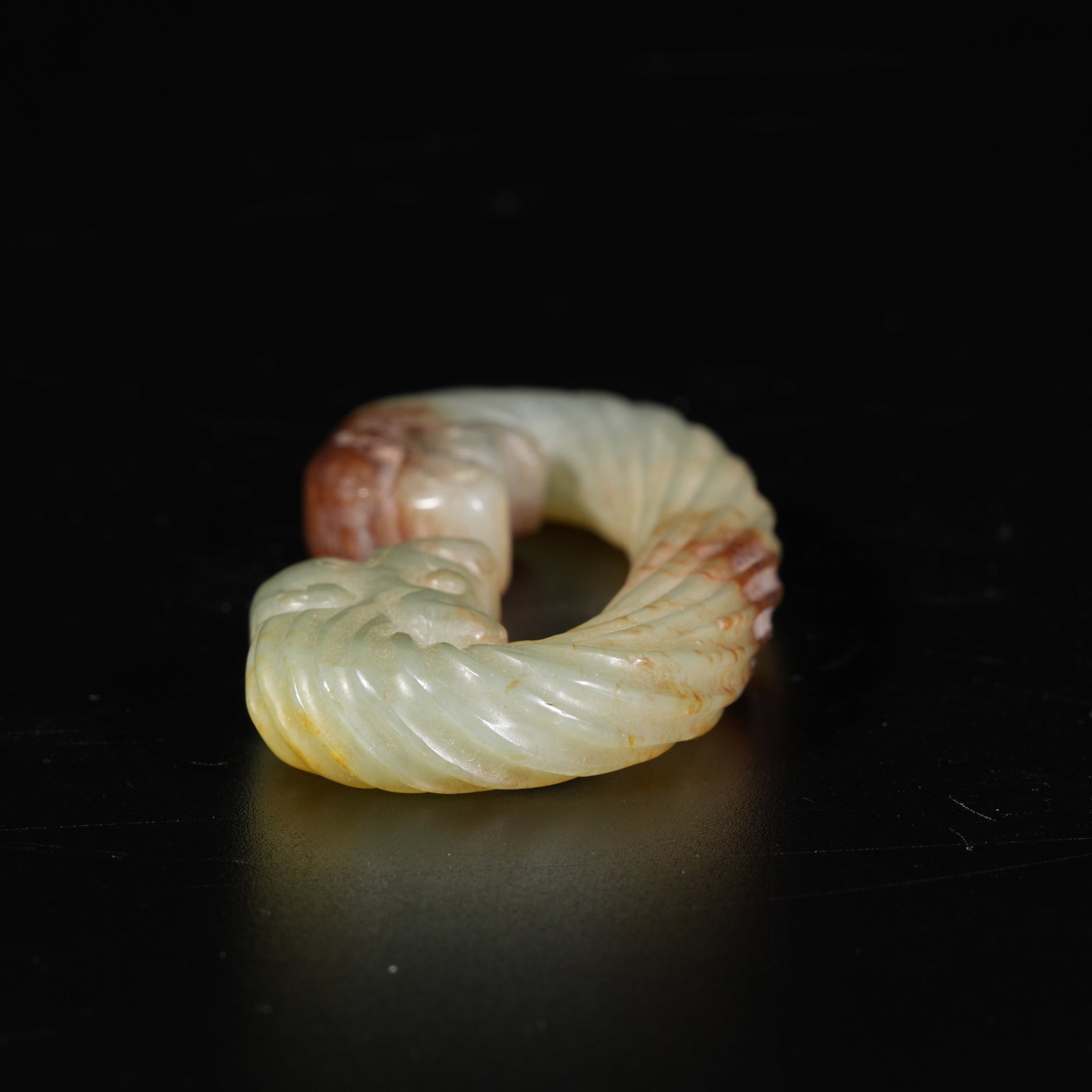 A HETIAN JADE PHOENIX-PATTERN PENDANT - 7