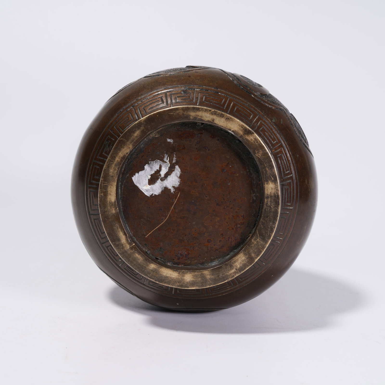 A BRONZE VASE - 9